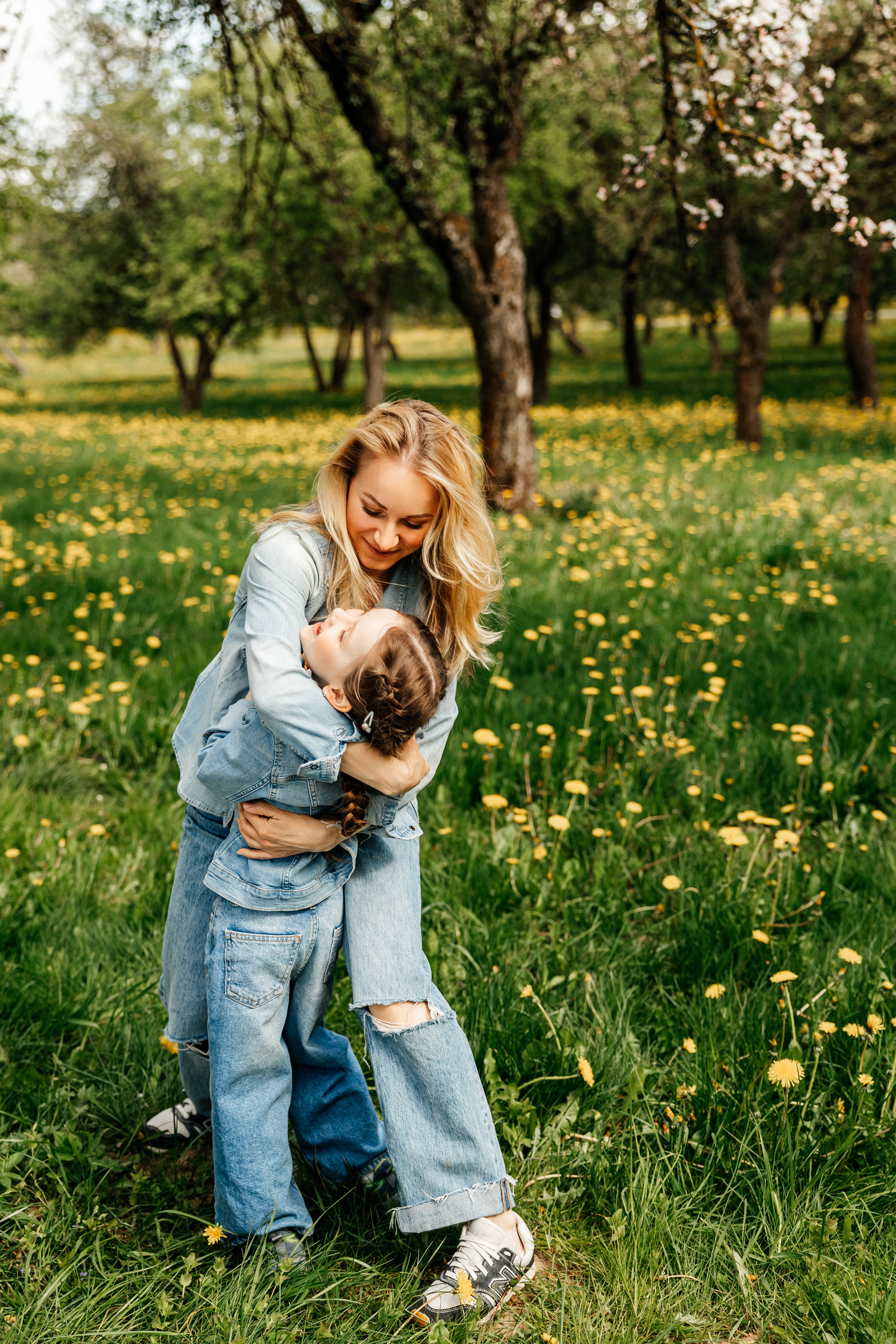 На улице весной. Свадебный и портретный фотограф Минск Евсович Инна