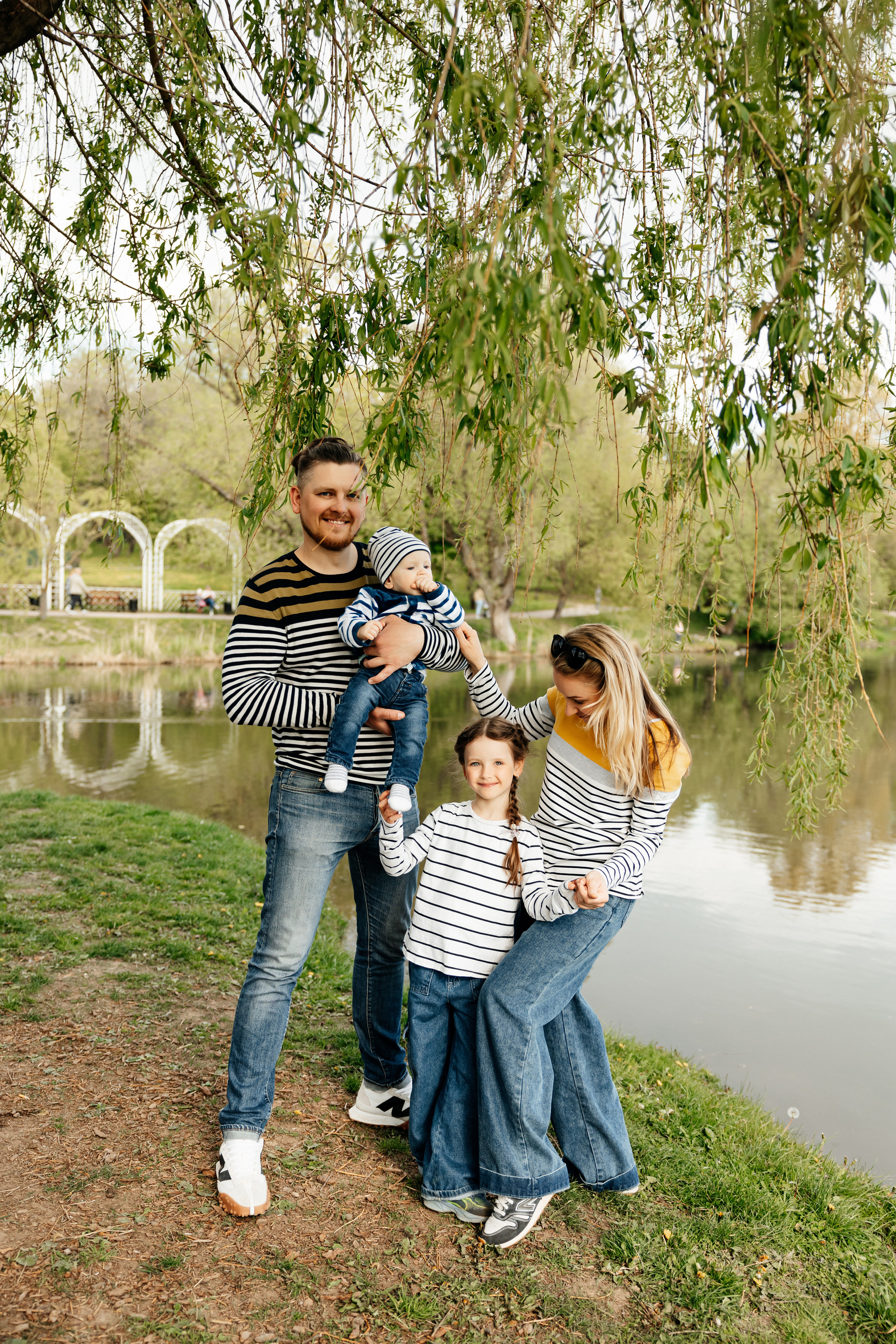 На улице весной. Свадебный и портретный фотограф Минск Евсович Инна