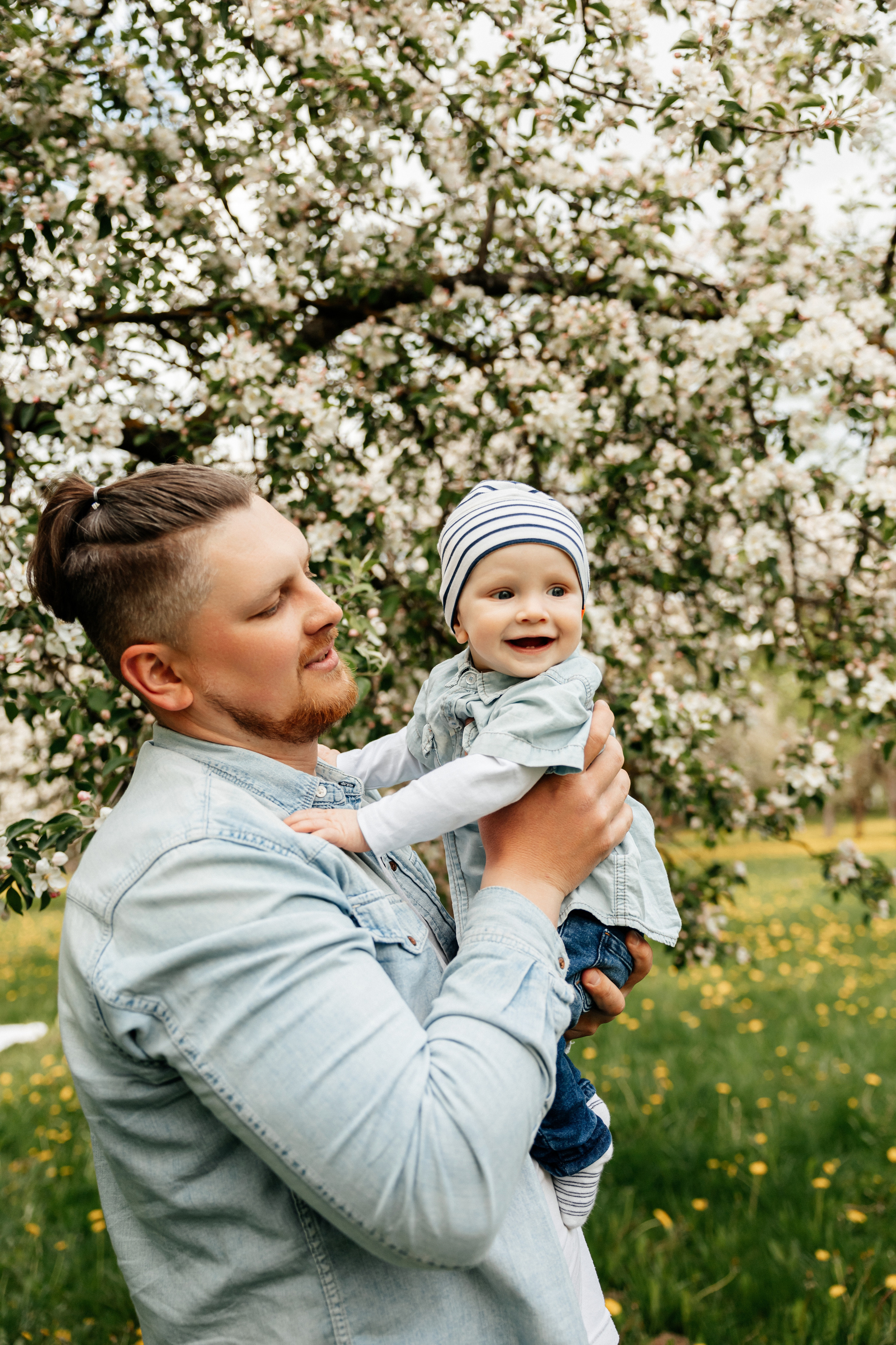 На улице весной. Свадебный и портретный фотограф Минск Евсович Инна