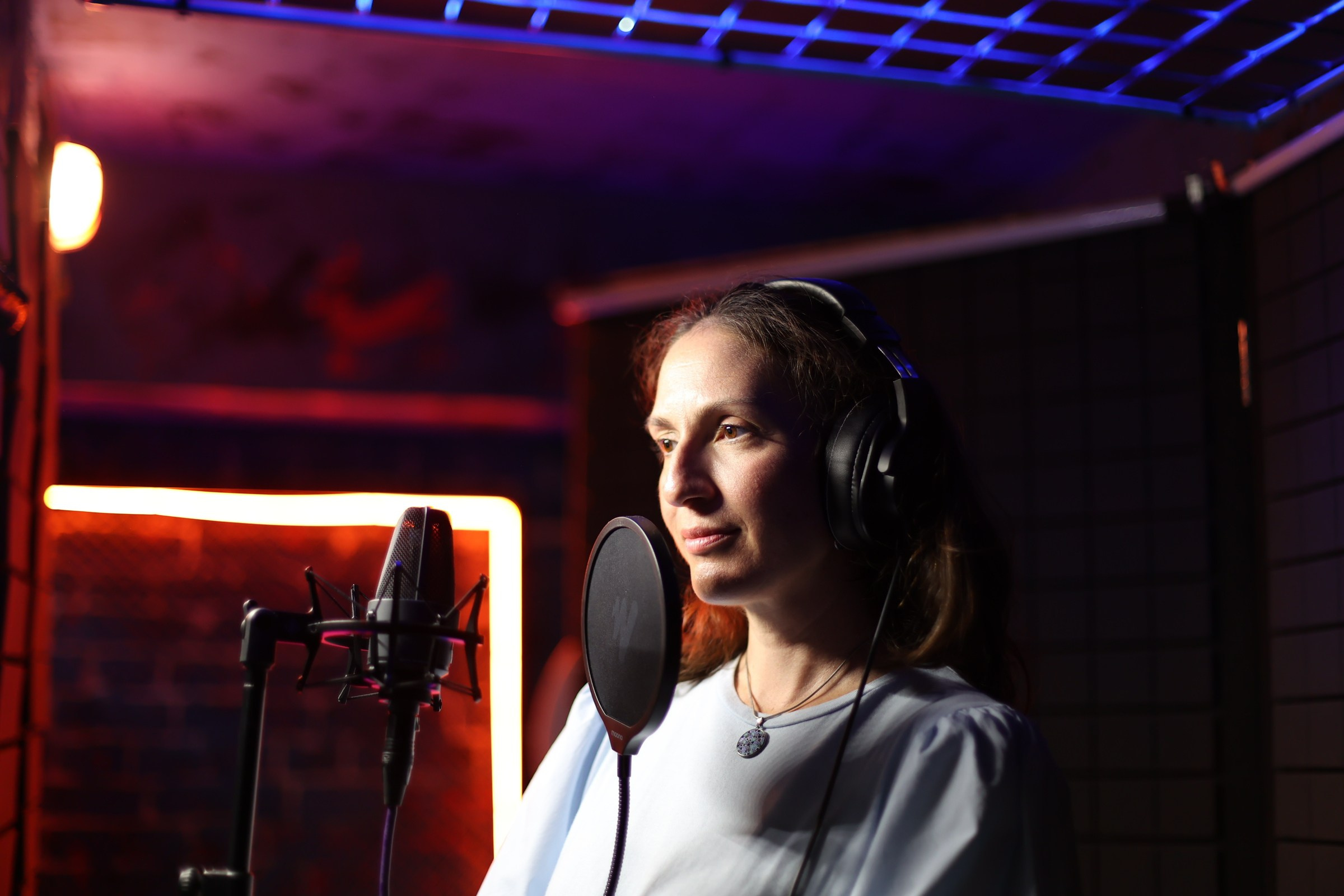 Съемка видеоклипа в студии звукозаписи. Фотограф для вас и вашего бизнеса в Москве Альбина Никифоров