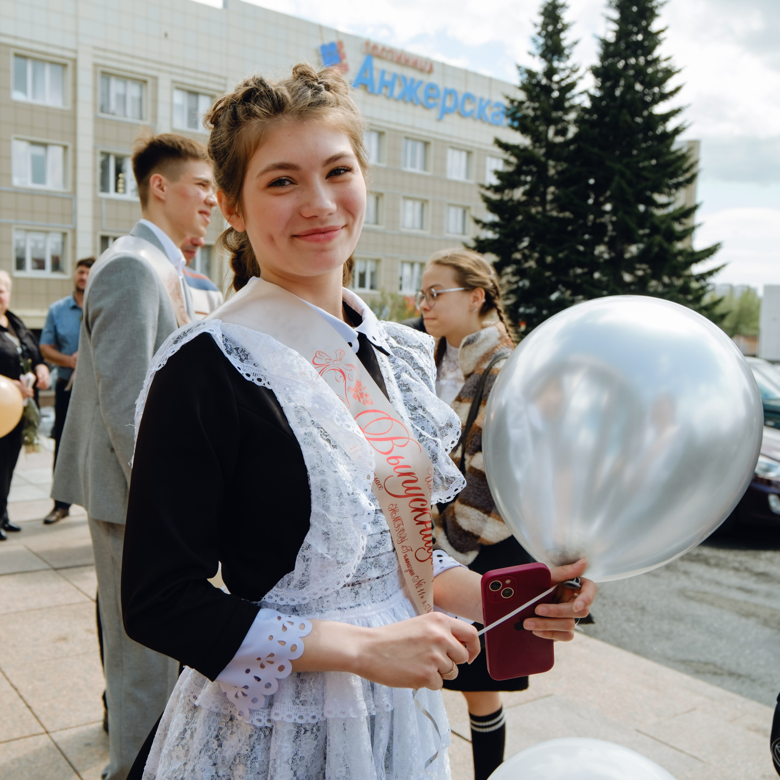 Последний звонок 11 класс. Фотограф Софья Володкина