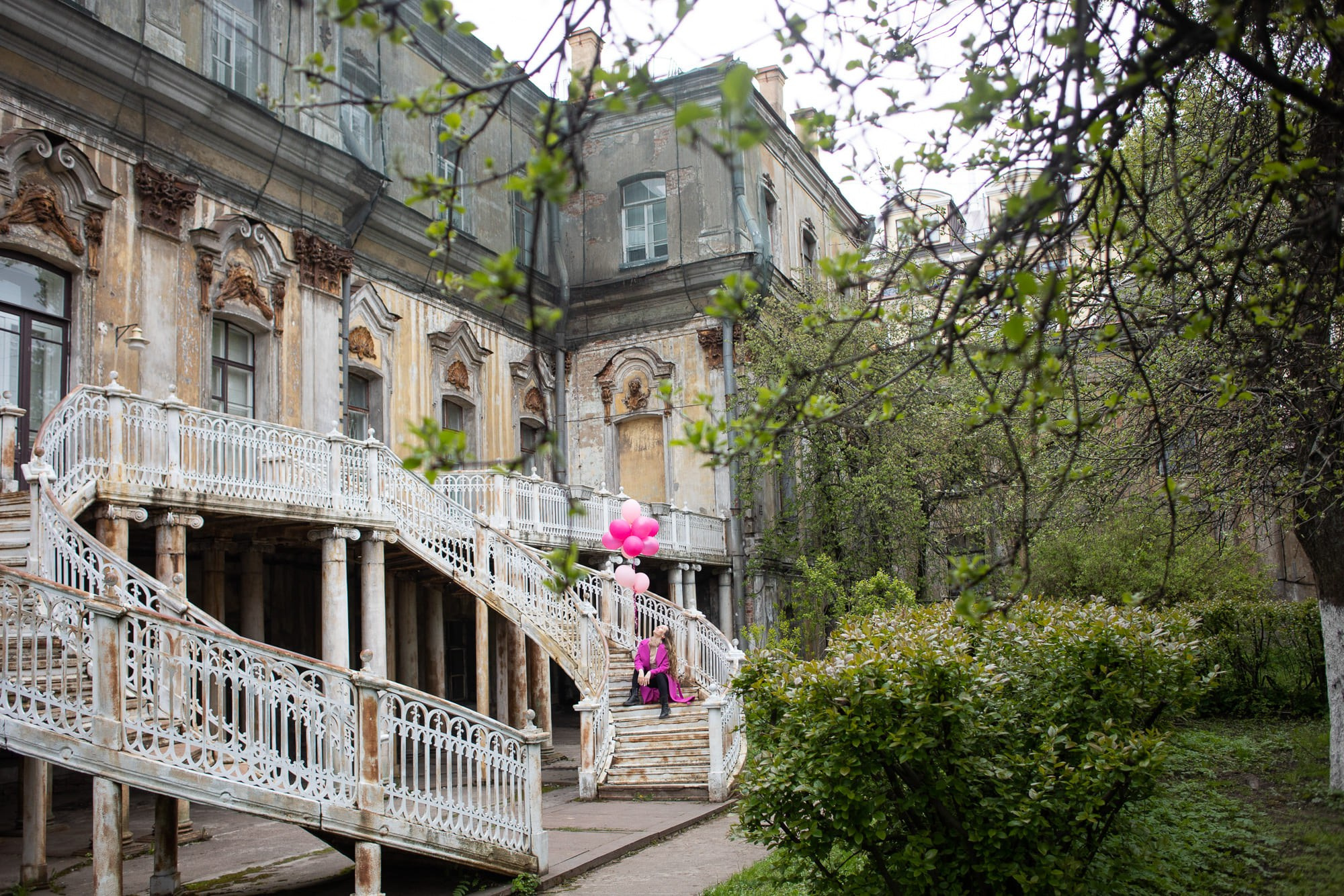 Фотосессия особняк Петербурга. Юлия Лисняк, контент-фотограф в Санкт-Петербурге