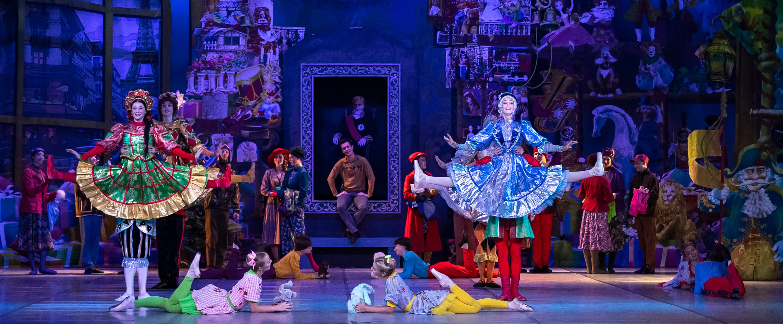 Продавец игрушек Воронежкского театра оперы и балета для Летних балетных сезонов. Балетный фотограф Москва Майоров Николай