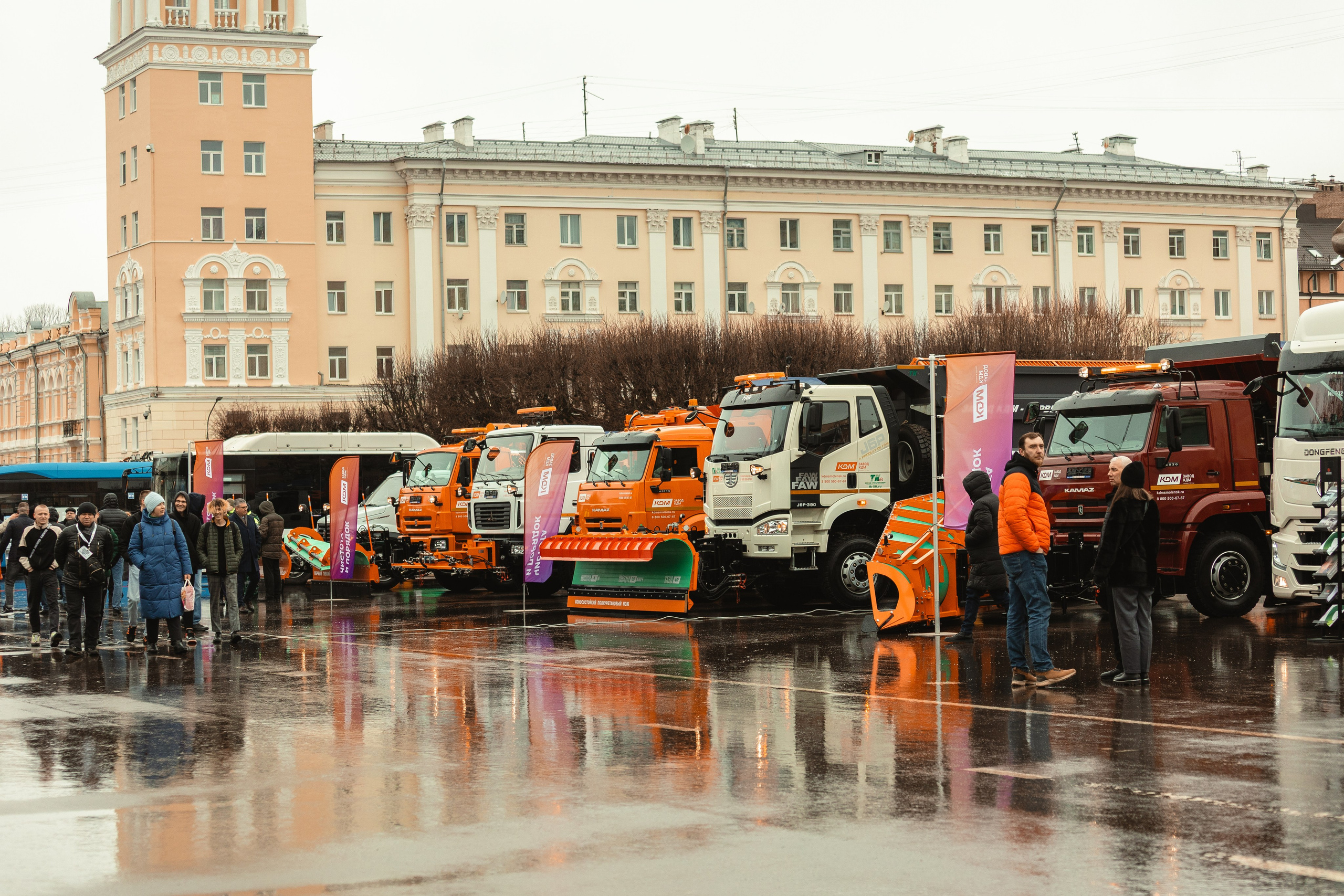 Выставка спецтранспорта «Ярмарка Ваканский» — Смоленск 19.03.2025. KiPPER Gallery — Фотограф