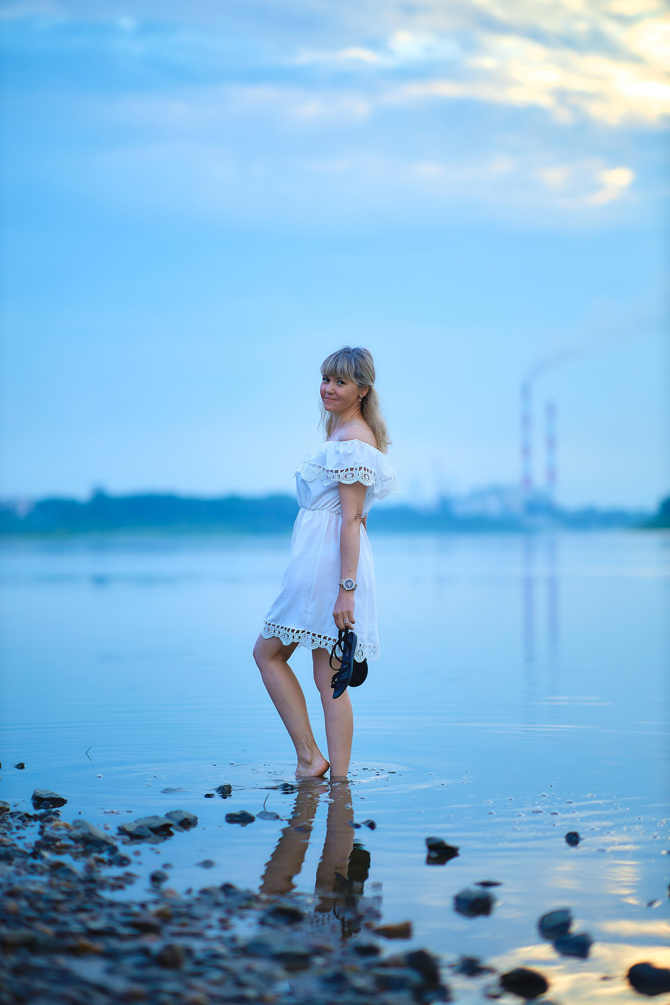 Легкая прогулочная фотосессия на берегу реки. Любовь Гальцова — свадебный, семейный, детский фотограф в городе Кемерово и Кемеровской области