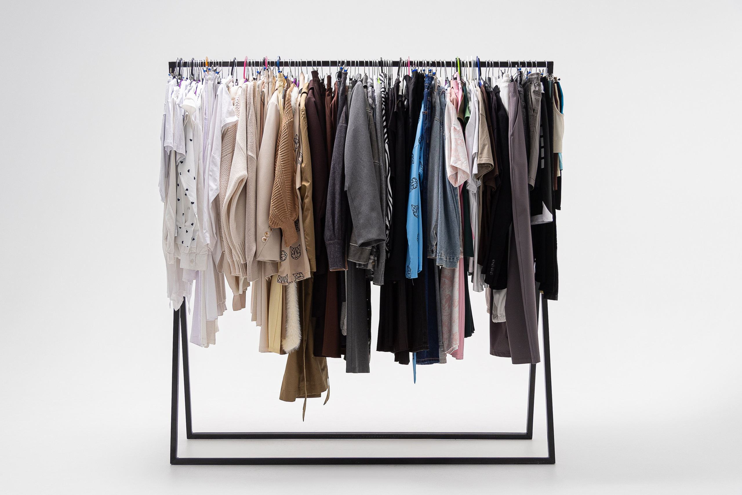 Аренда фотостудия с циклорамой в Сочи — FASHIONprod, 1000 ₽/час. Стрит съемки для маркетплейсов в Сочи | ИИ контент | fashionprod