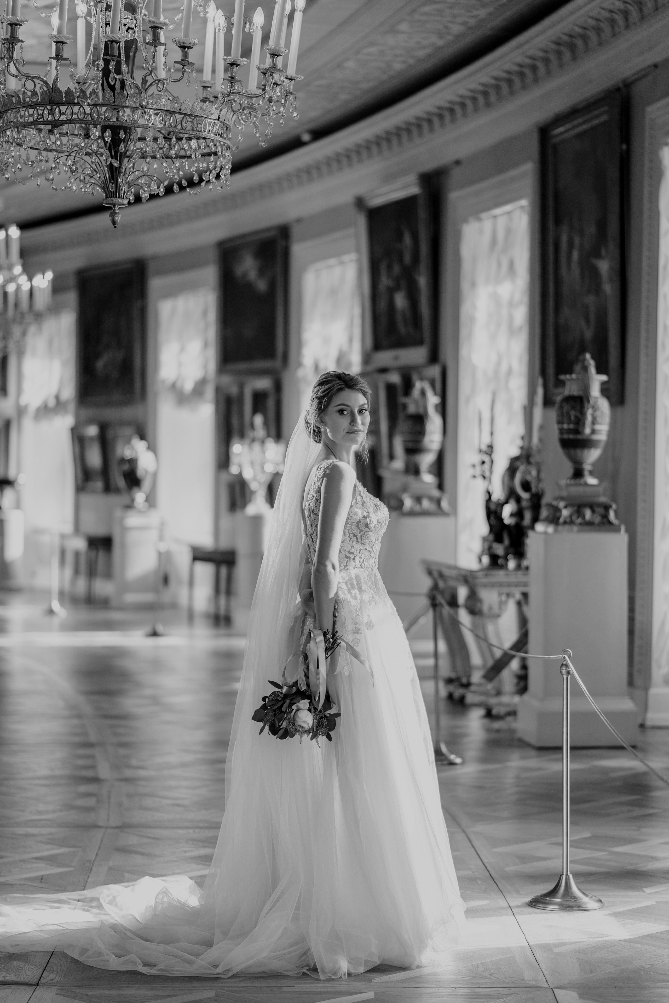 Свадебная фотосессия в Павловском Дворце. Свадебный фотограф в Санкт-Петербурге Венера Ахметова