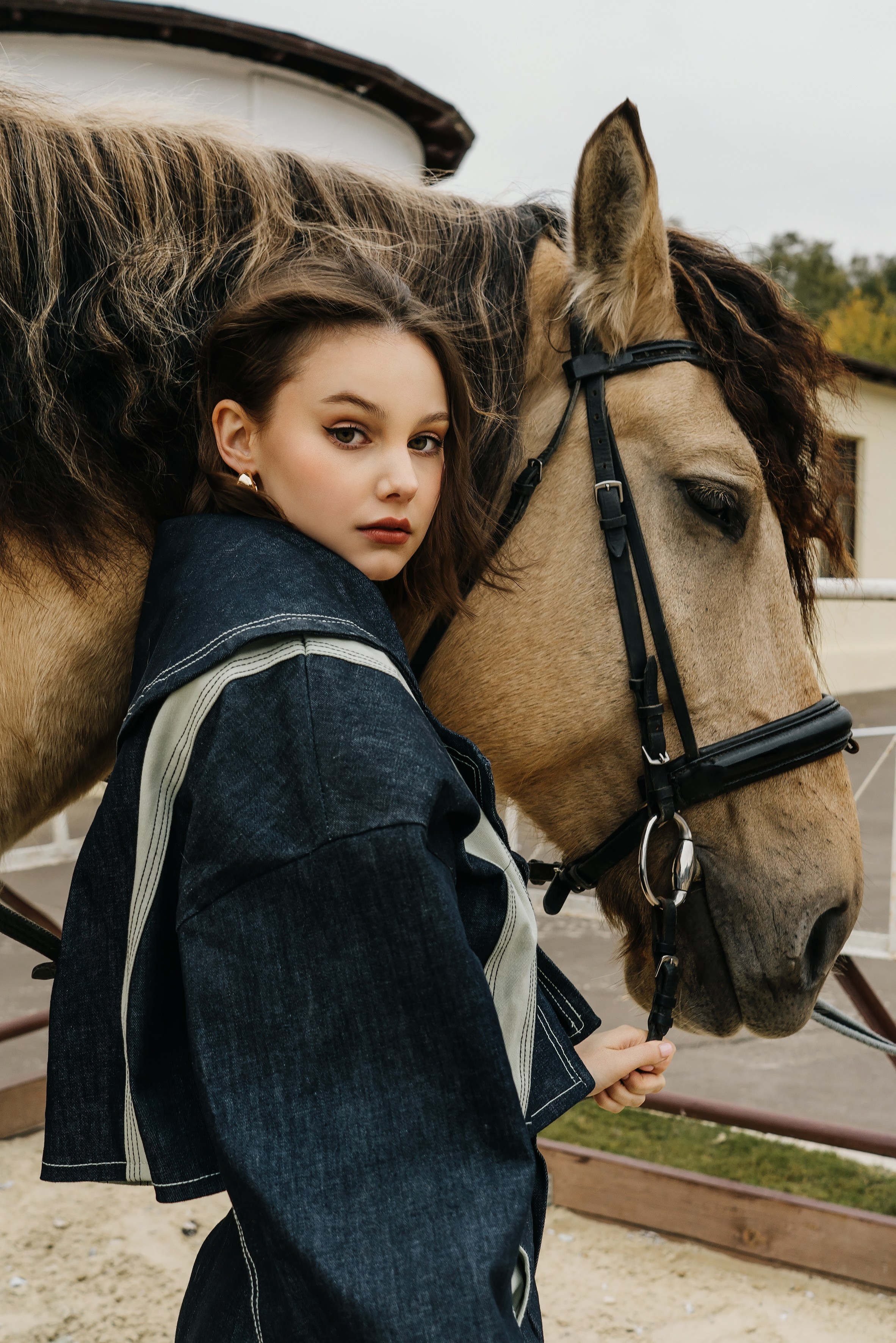 Съемка с лошадьми для журнала Vmode. Женский фотограф в Москве Анастасия Сидорова