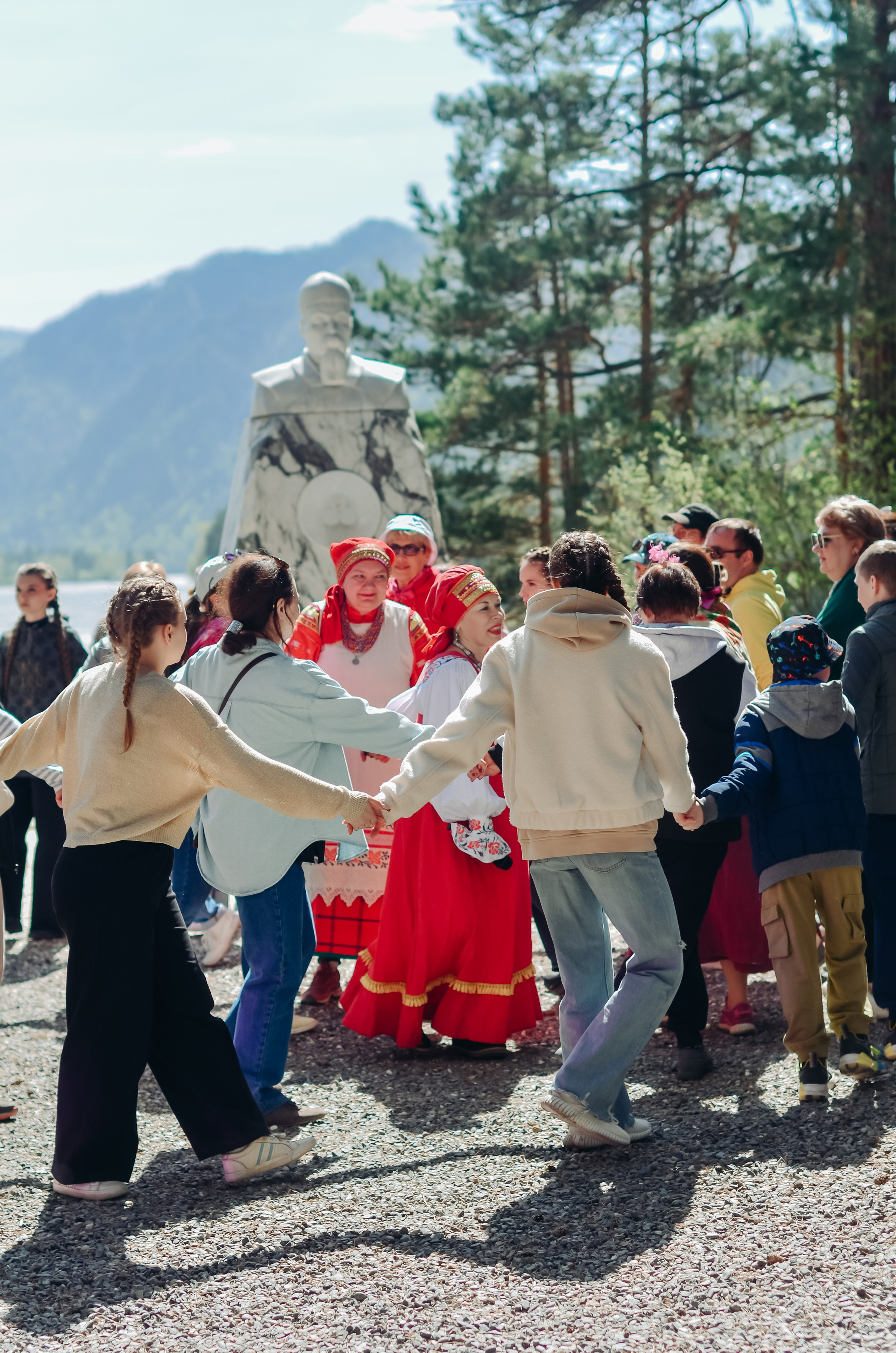 Фестиваль «Цветение Маральника на Алтае 2025». Фоторепортаж. Денисова Аля — фотограф для парных съемок и индивидуальных историй в Барнауле
