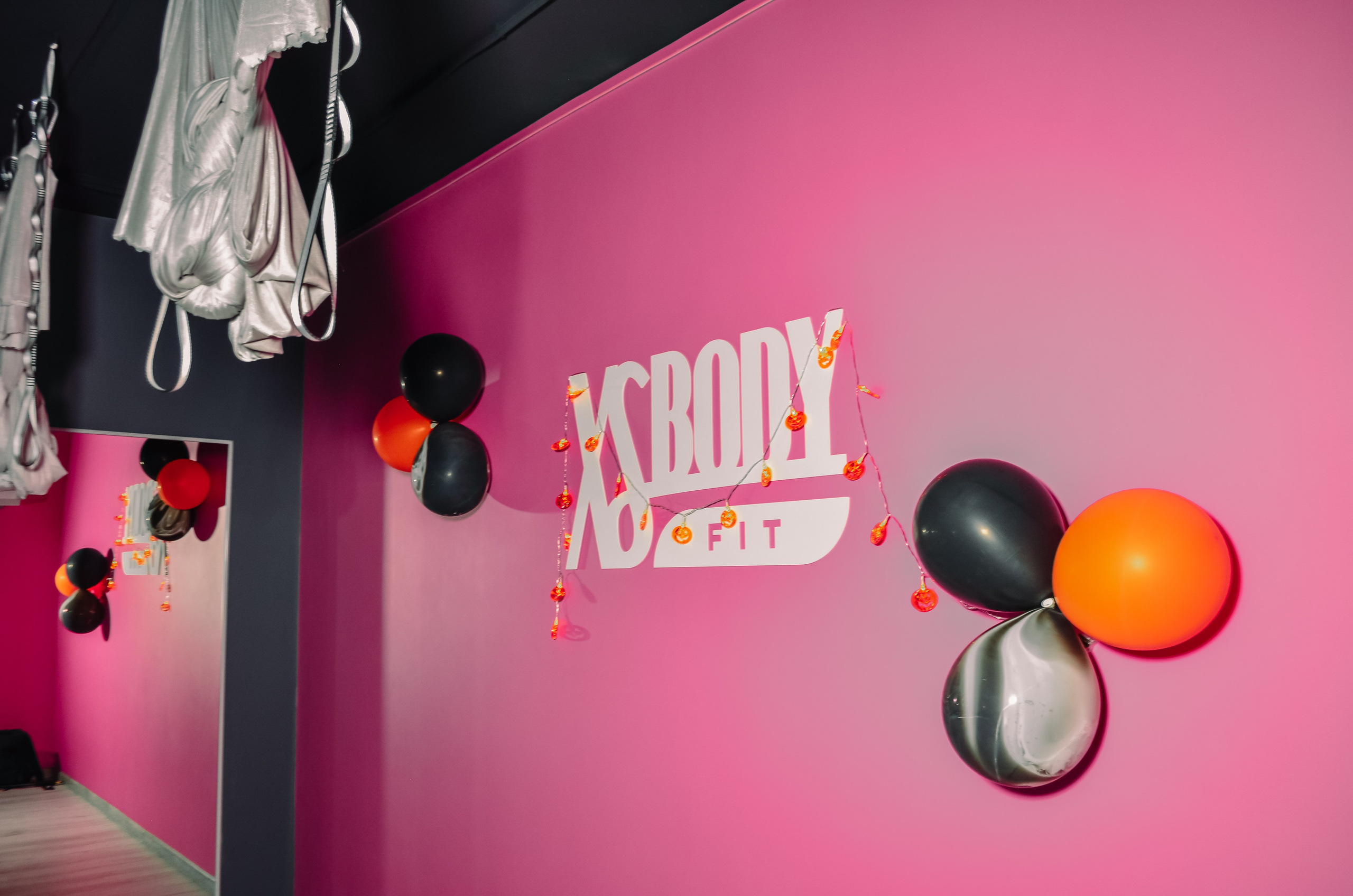 Фоторепортаж мероприятия в фитнес-клубе. Денисова Аля — фотограф для парных съемок и индивидуальных историй в Барнауле