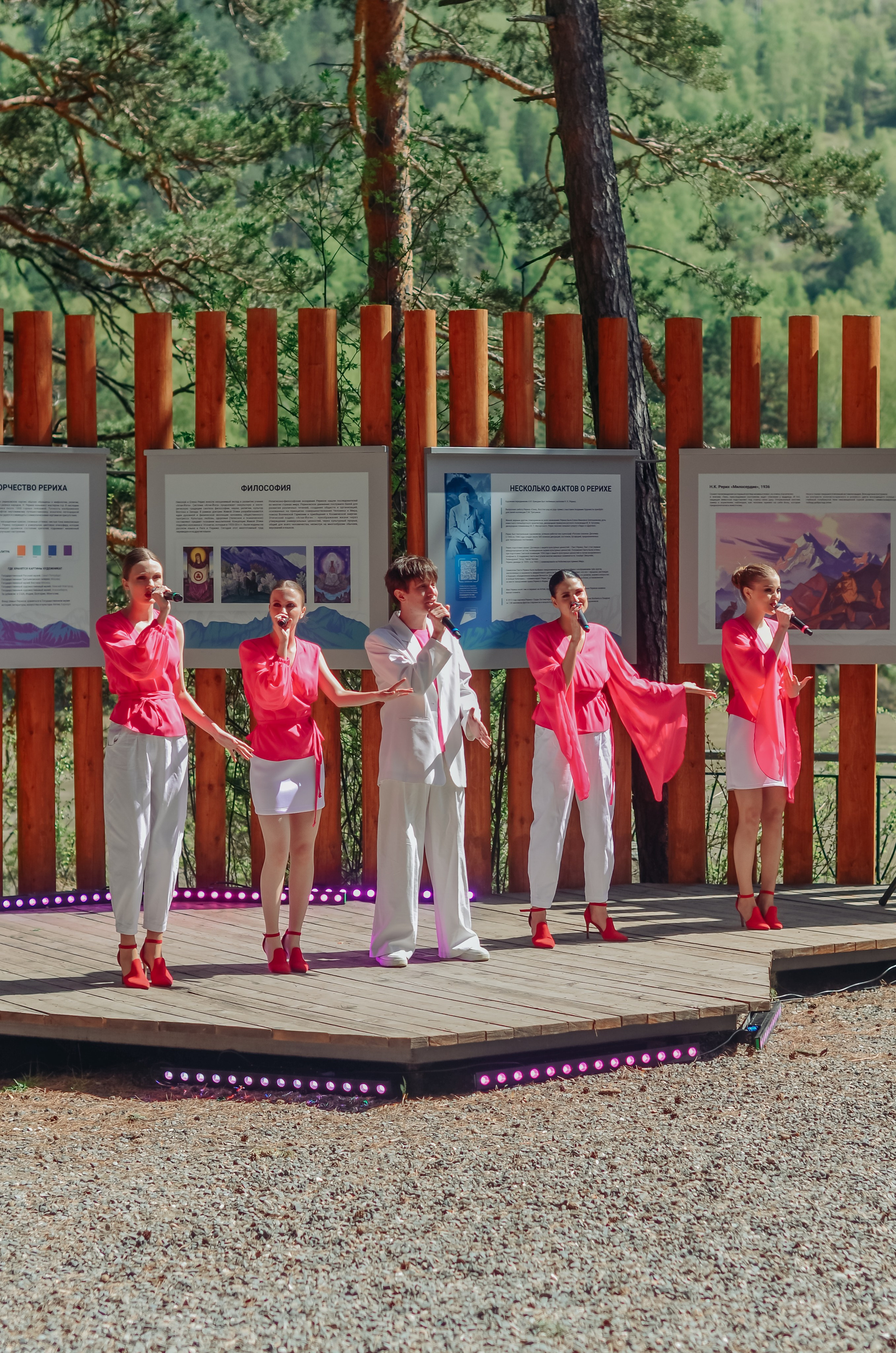 Фестиваль «Цветение Маральника на Алтае 2025». Фоторепортаж. Денисова Аля — фотограф для парных съемок и индивидуальных историй в Барнауле