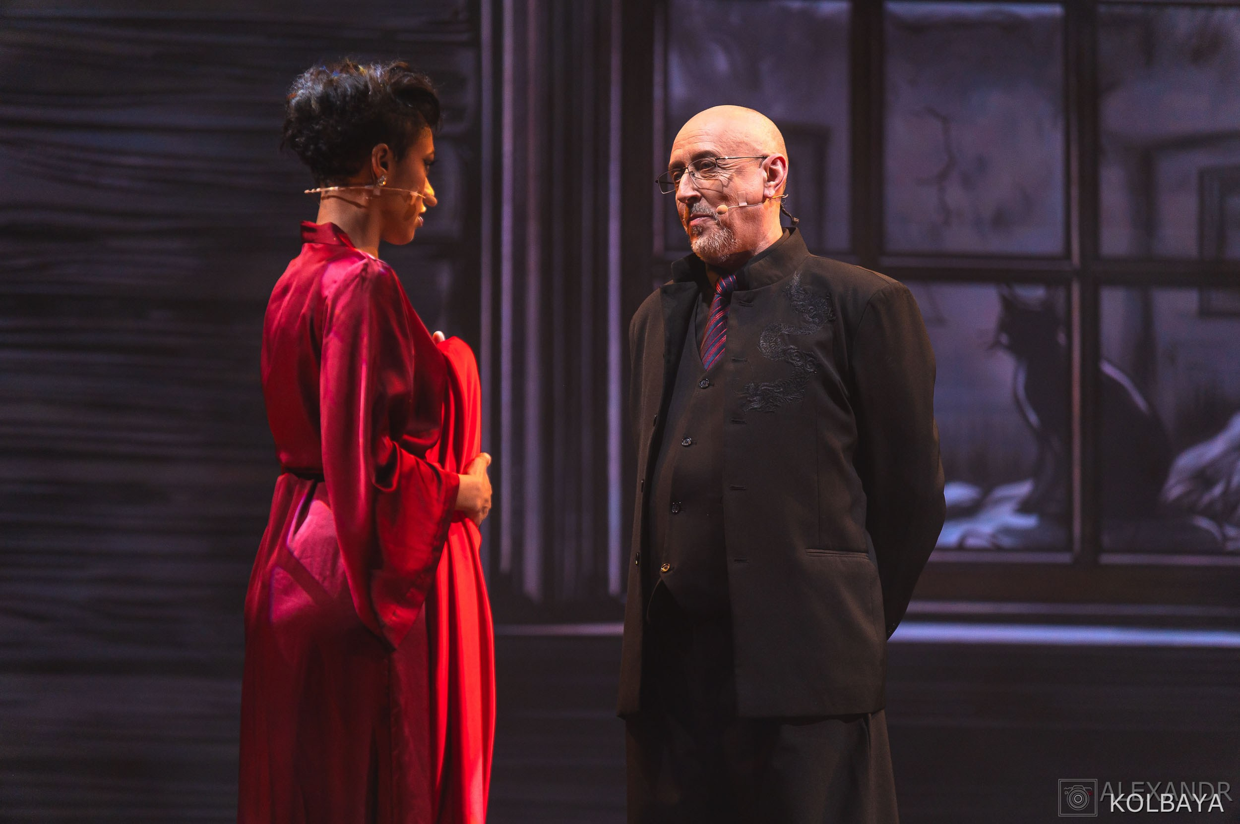 Фотографии со спектакля «Однажды в городе N». Концертный и театральный репортажный фотограф в Москве Александр Колбая