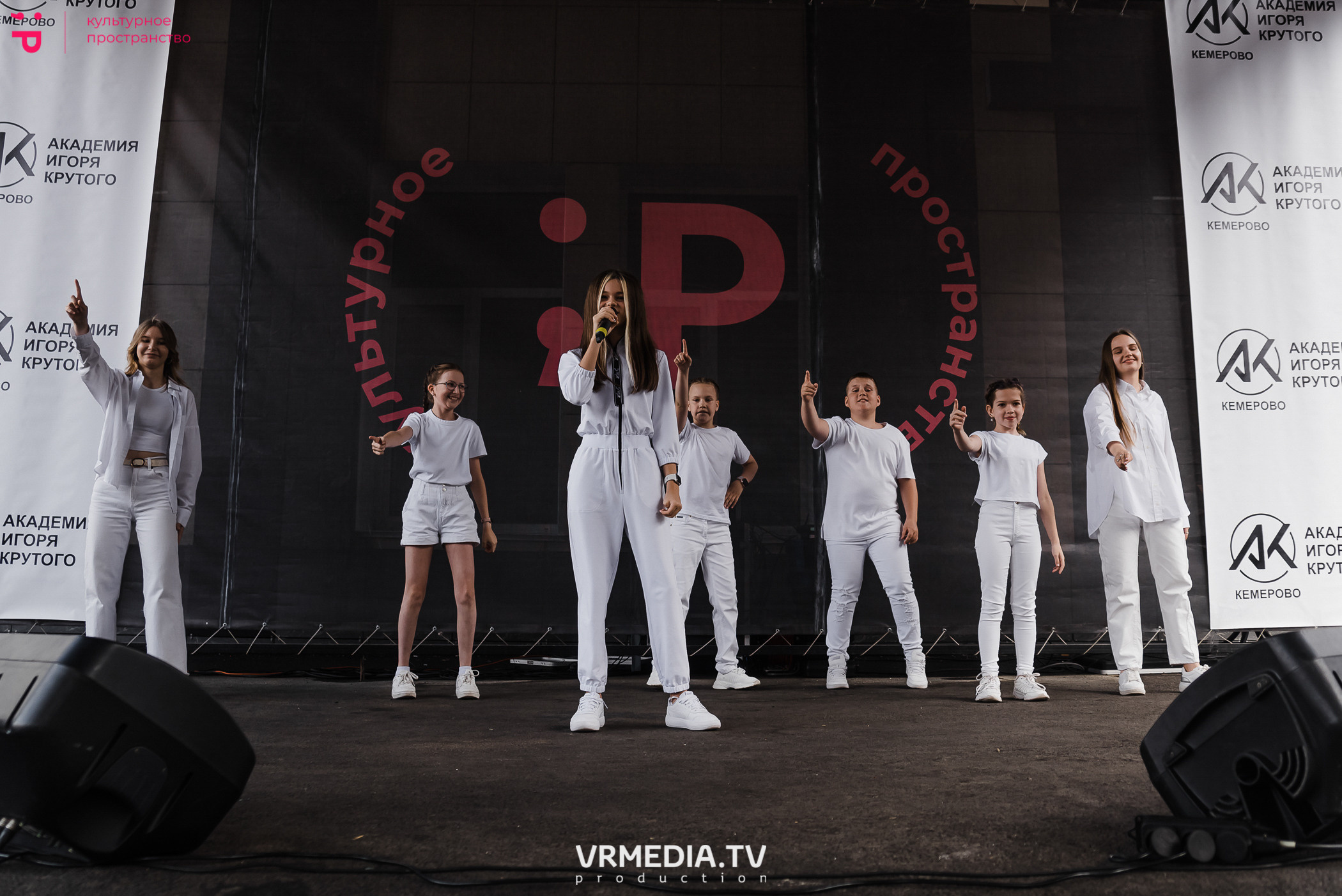 19.06.2022 — День рождения академии Игоря Крутого. Репортажный фотограф в Кемерово