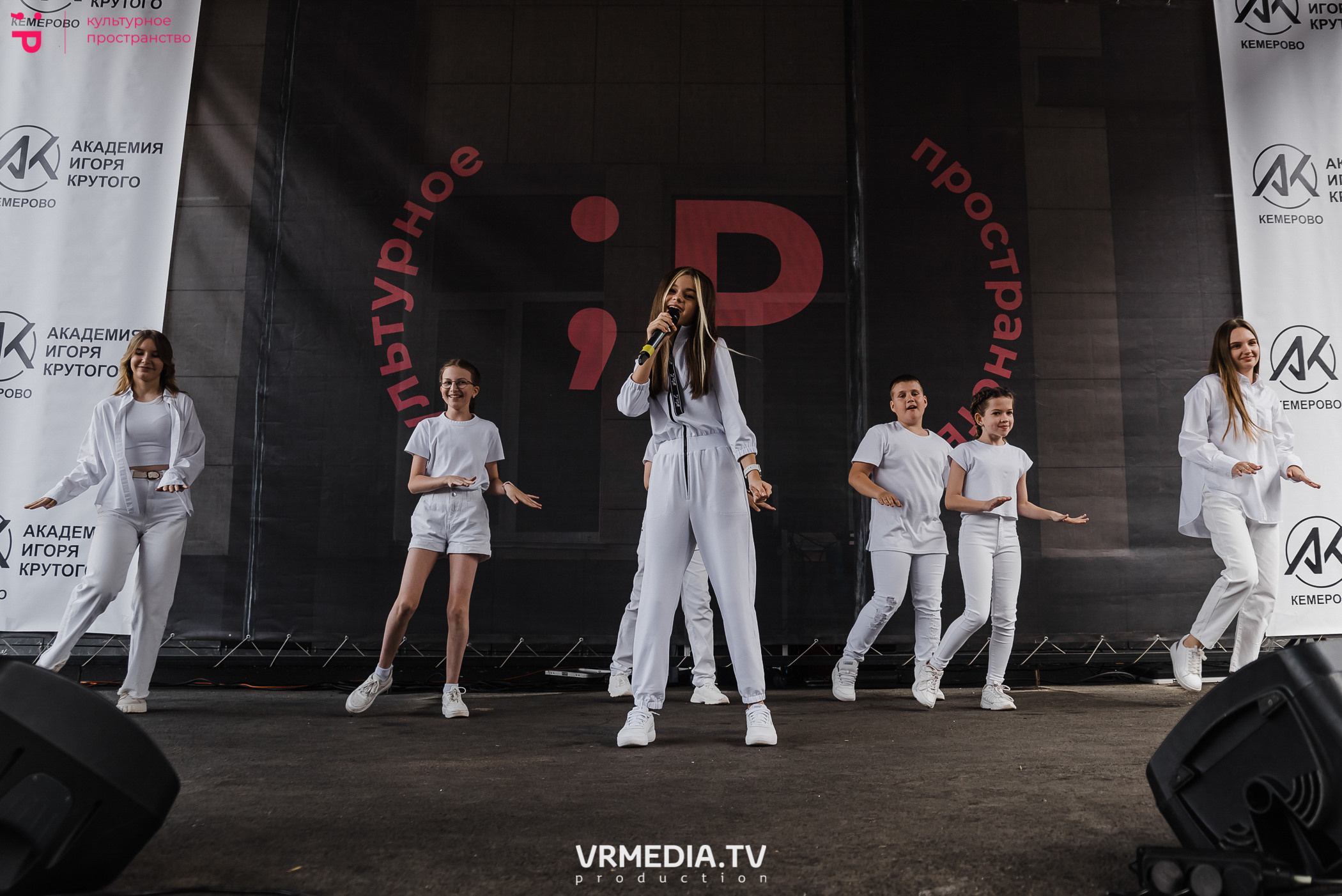 19.06.2022 — День рождения академии Игоря Крутого. Репортажный фотограф в Кемерово