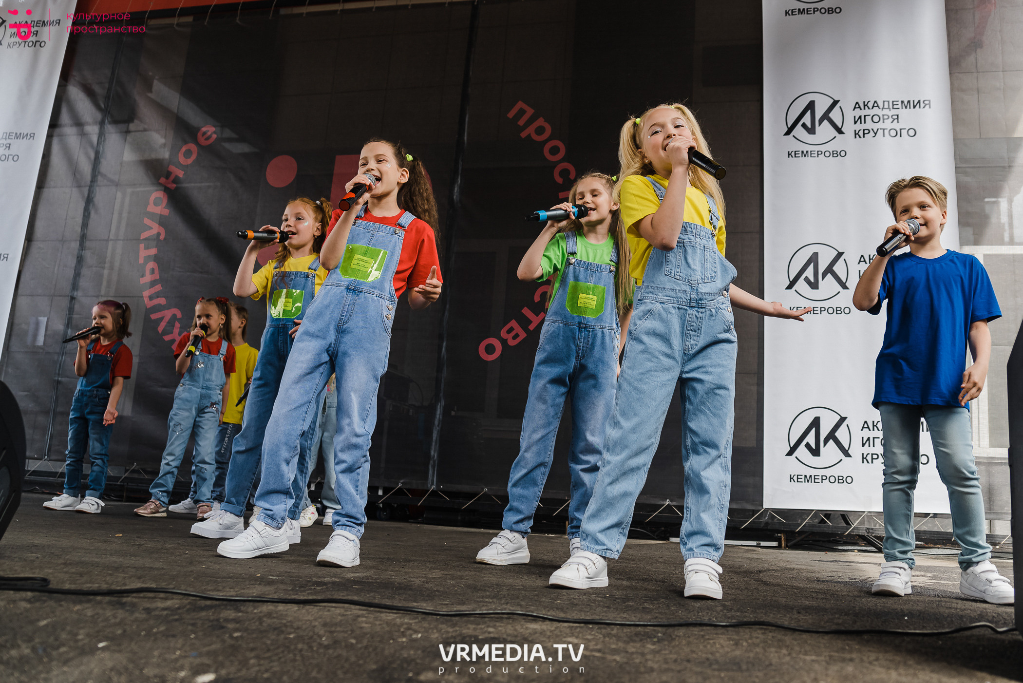 19.06.2022 — День рождения академии Игоря Крутого. Репортажный фотограф в Кемерово