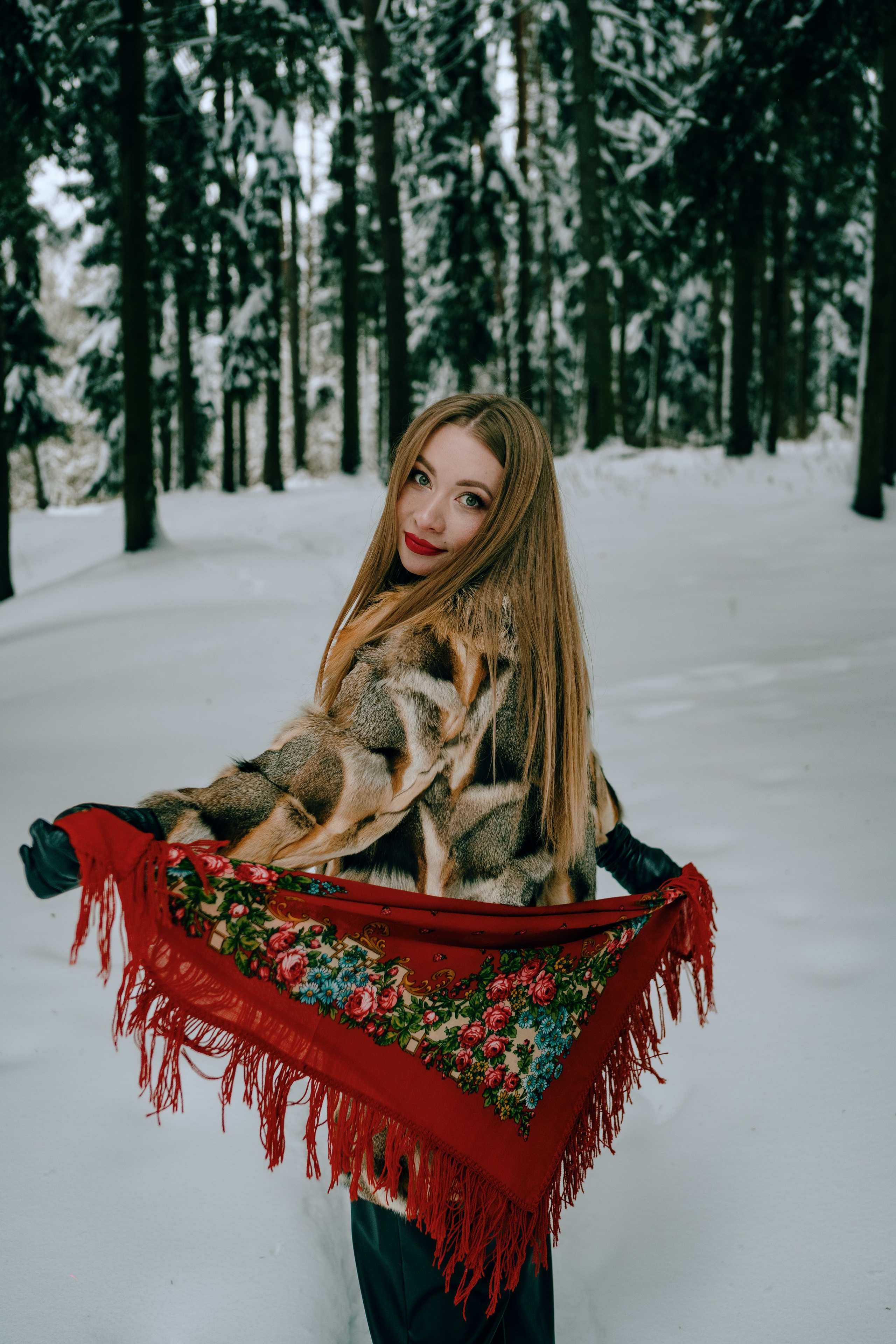 Звенит январская вьюга. Главная