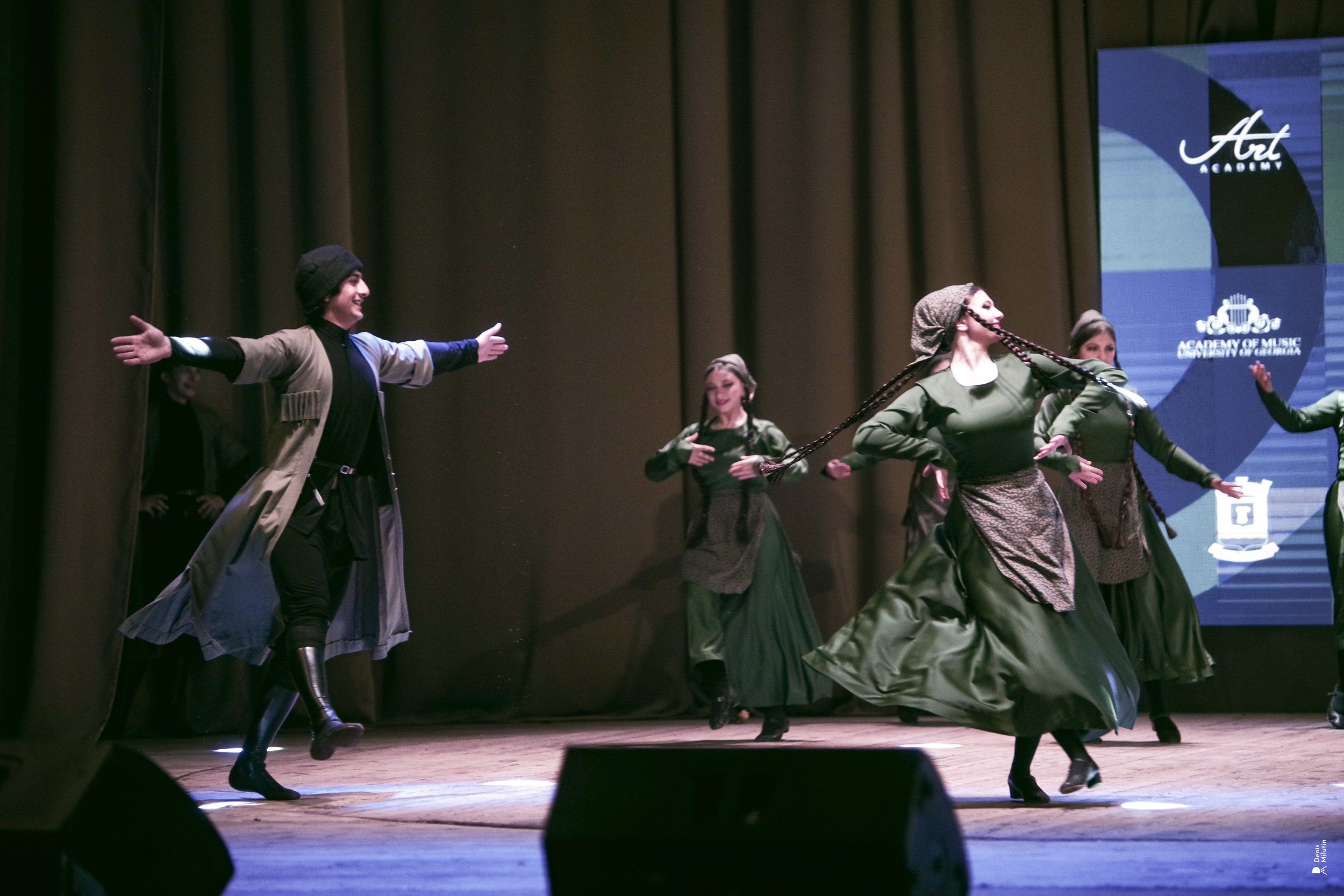 Танцы в Хоби. Портретный фотограф Денис Милютин