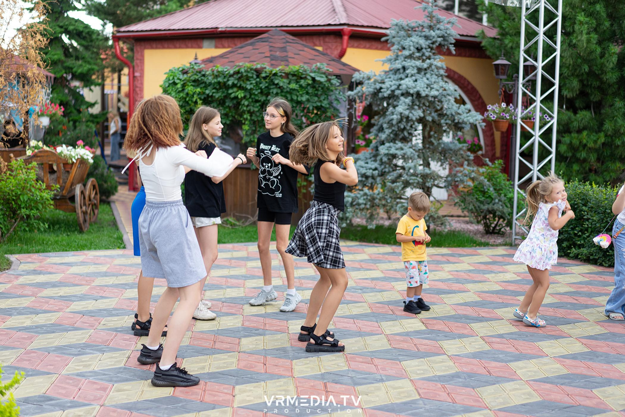 Детская вечеринка в ресторане «Лазурный Берег»