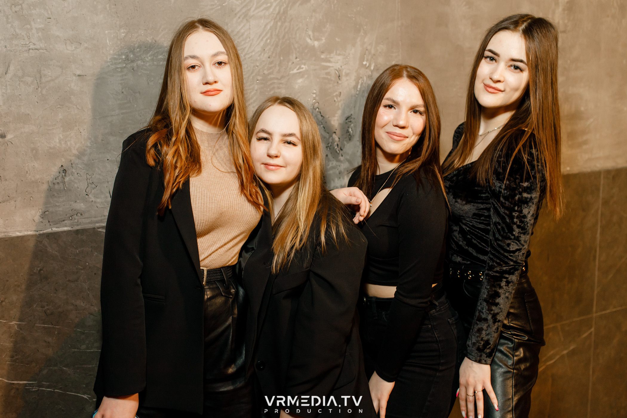 Выходные в баре «DOSKI»