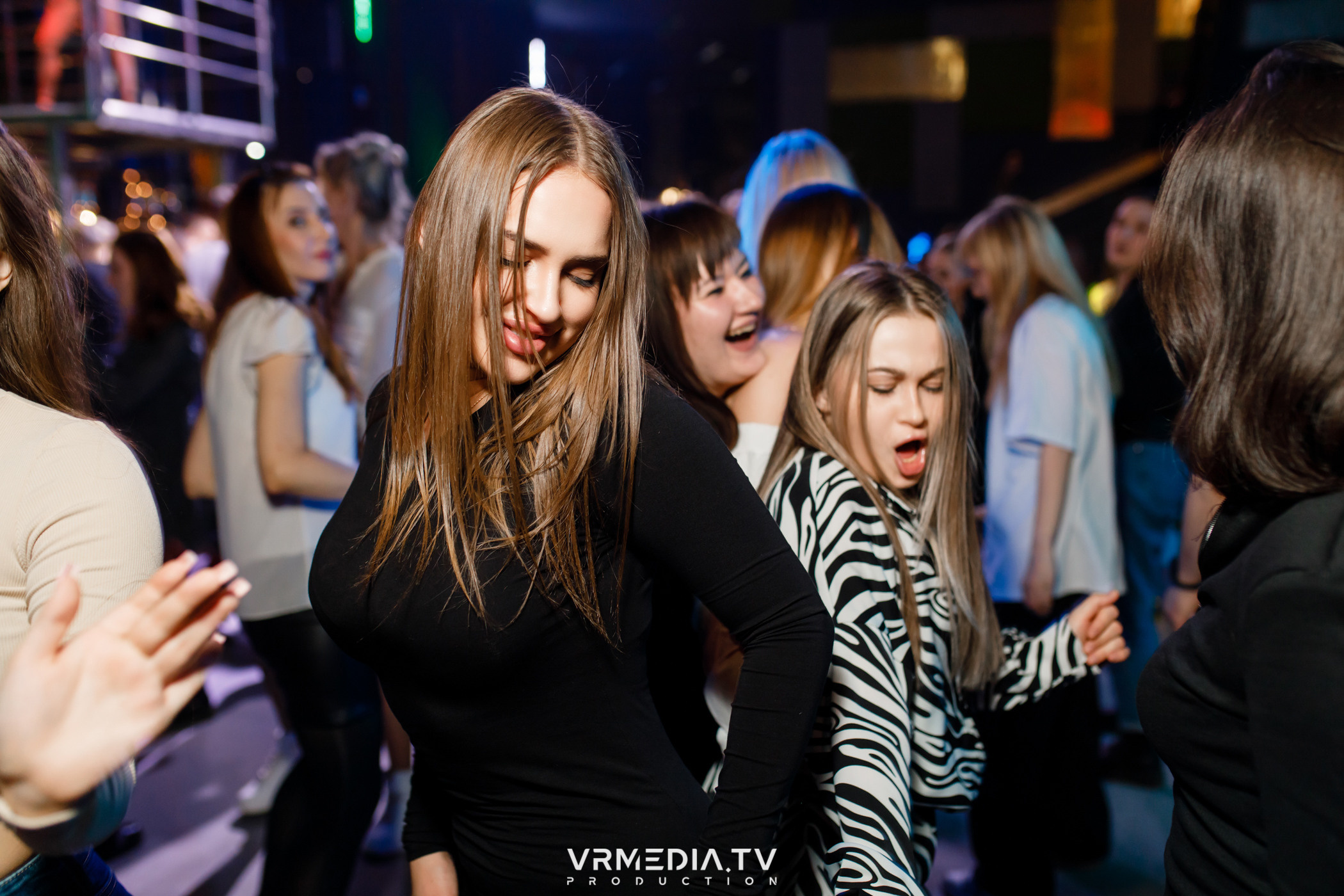 Выходные в баре «DOSKI»