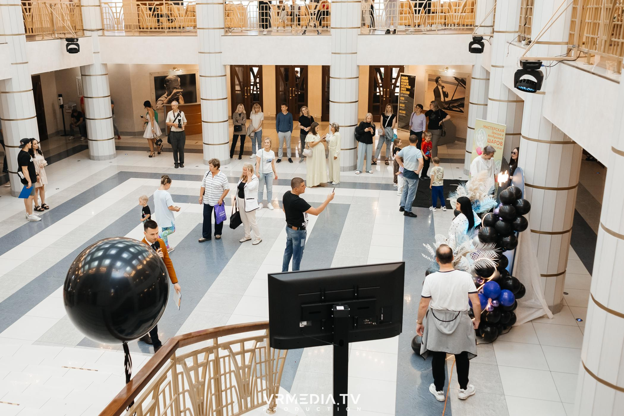 Пока все в доме