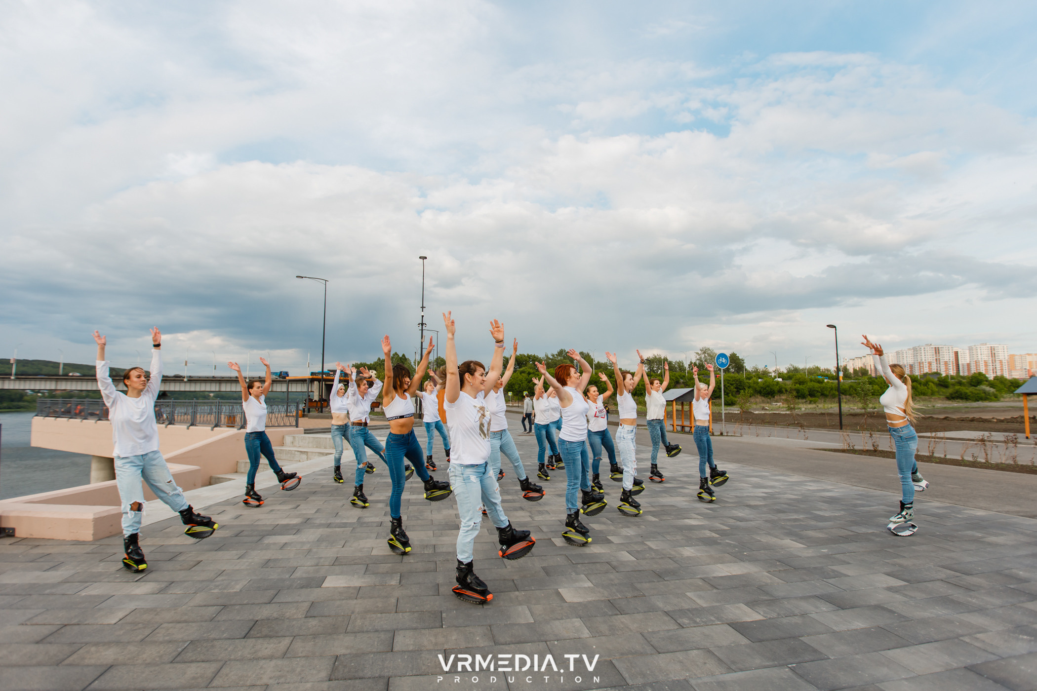 Открытая тренировка «Kangoo jumps»