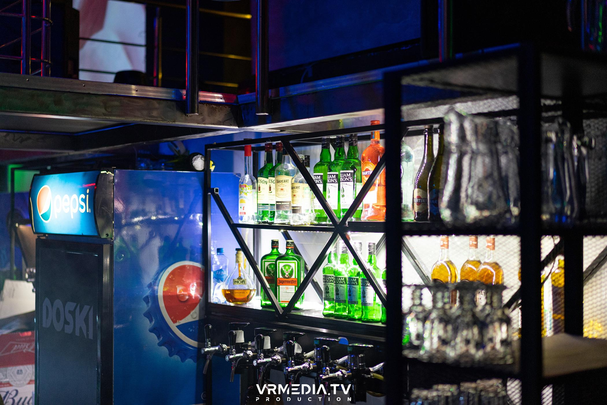 Выходные в баре «DOSKI»