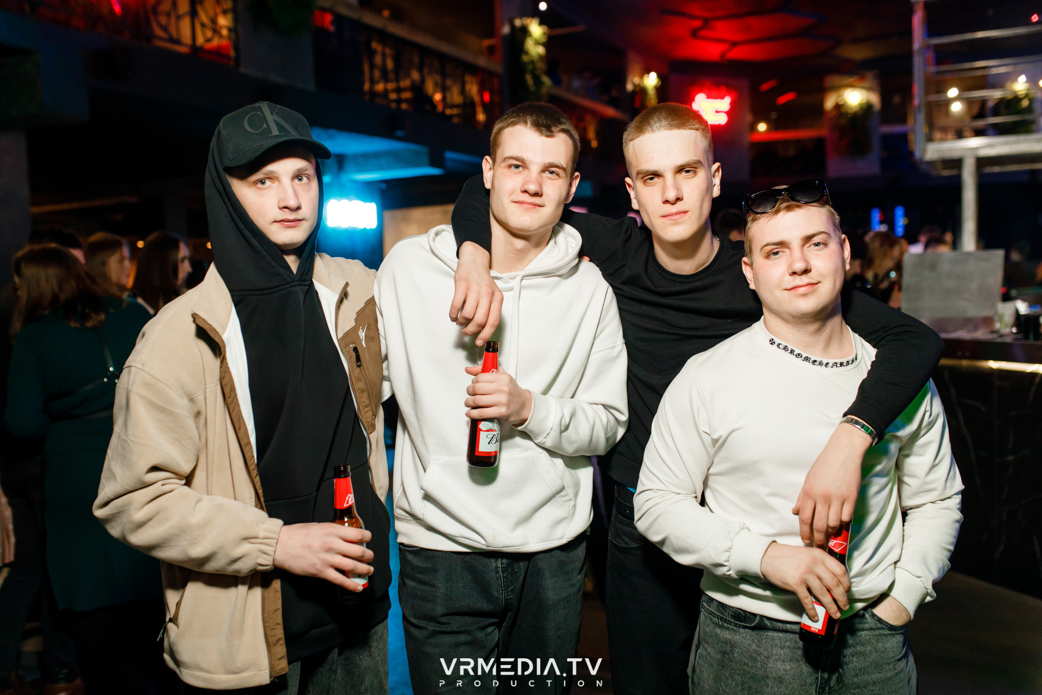 Выходные в баре «DOSKI»