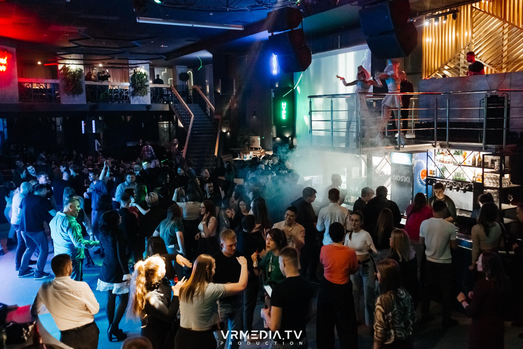 Выходные в баре «DOSKI»