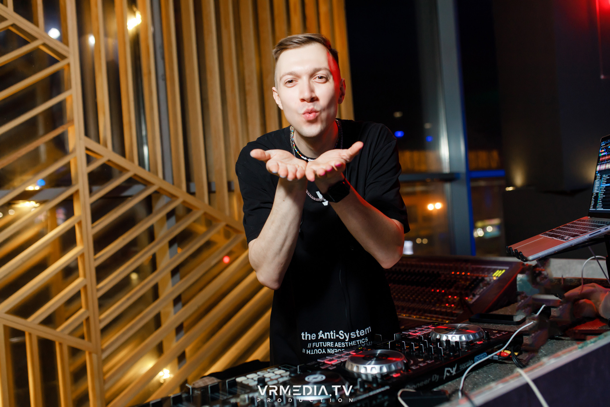 Выходные в баре «DOSKI»