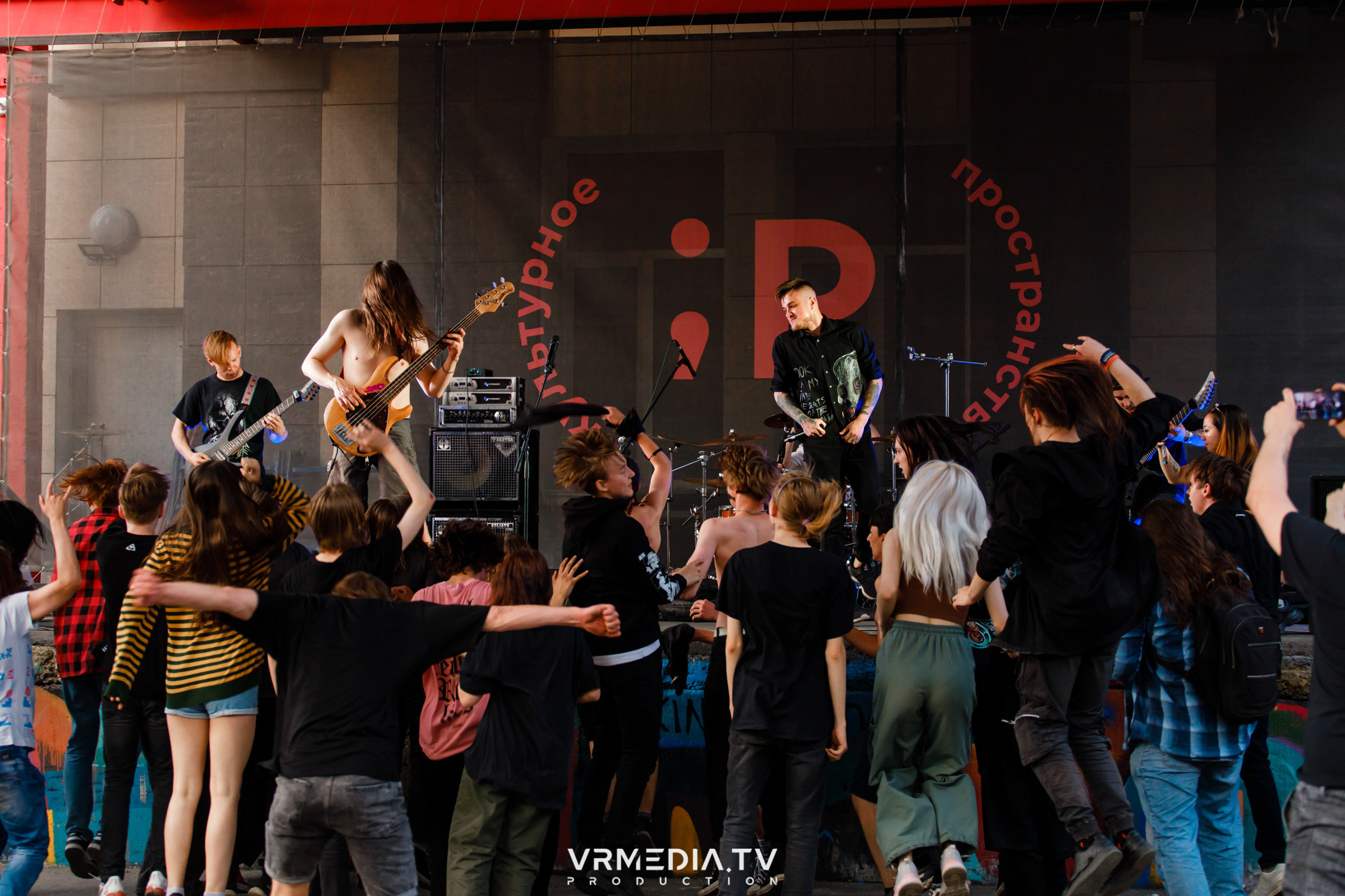 XVIII открытый городской рок-фестиваль «Над землёй» в культурном прост