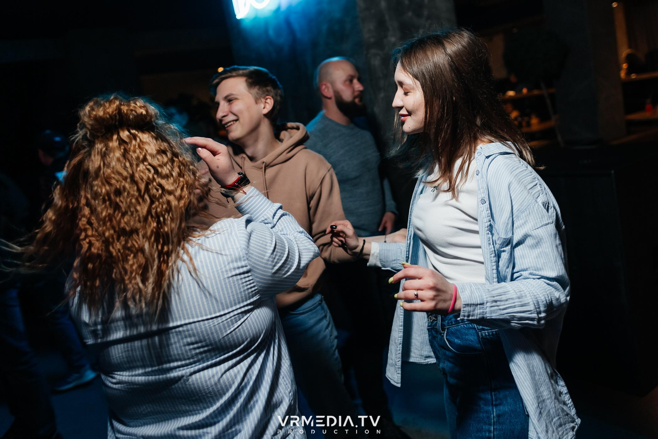 Выходные в баре «DOSKI»