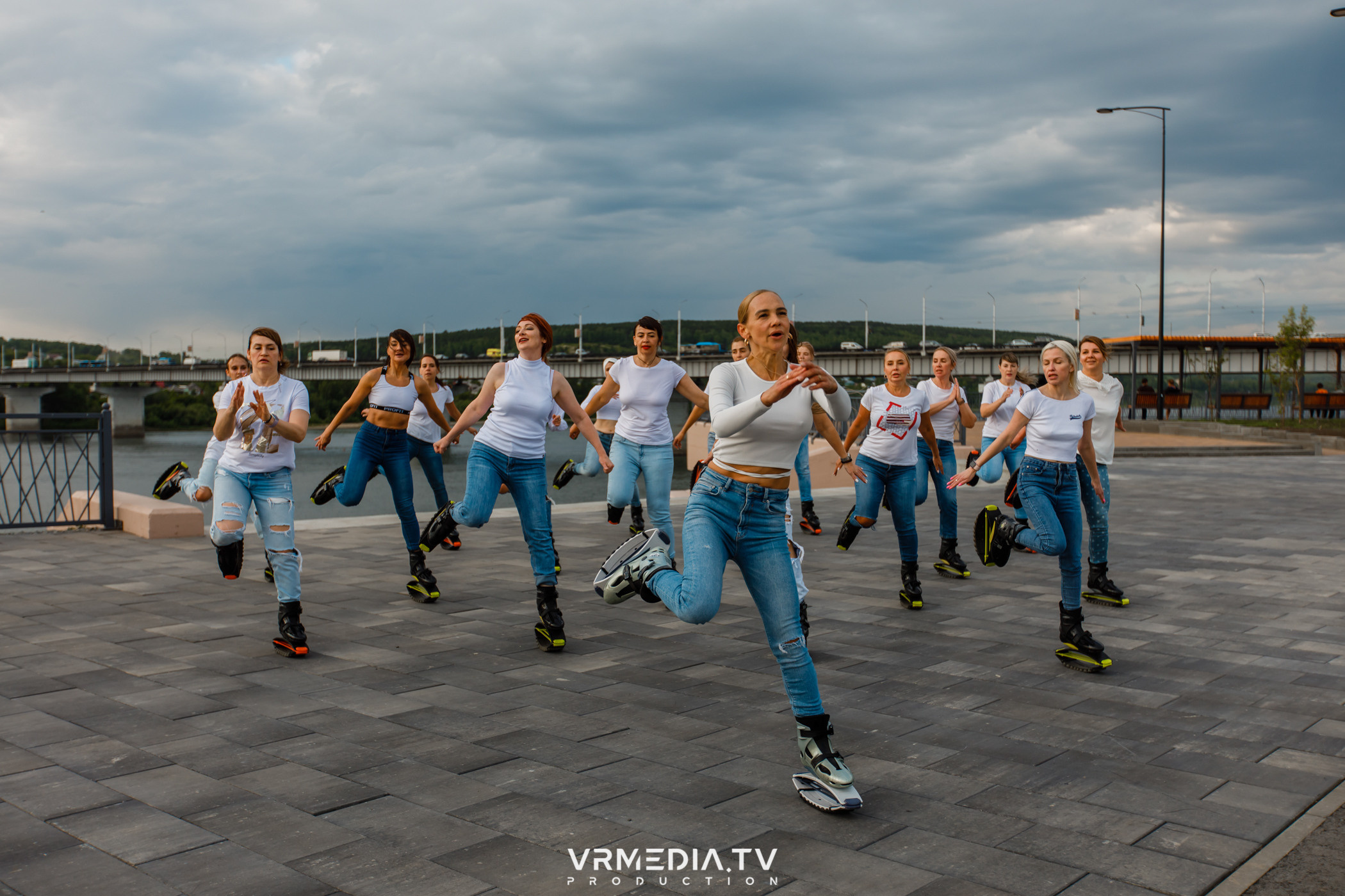 Открытая тренировка «Kangoo jumps»