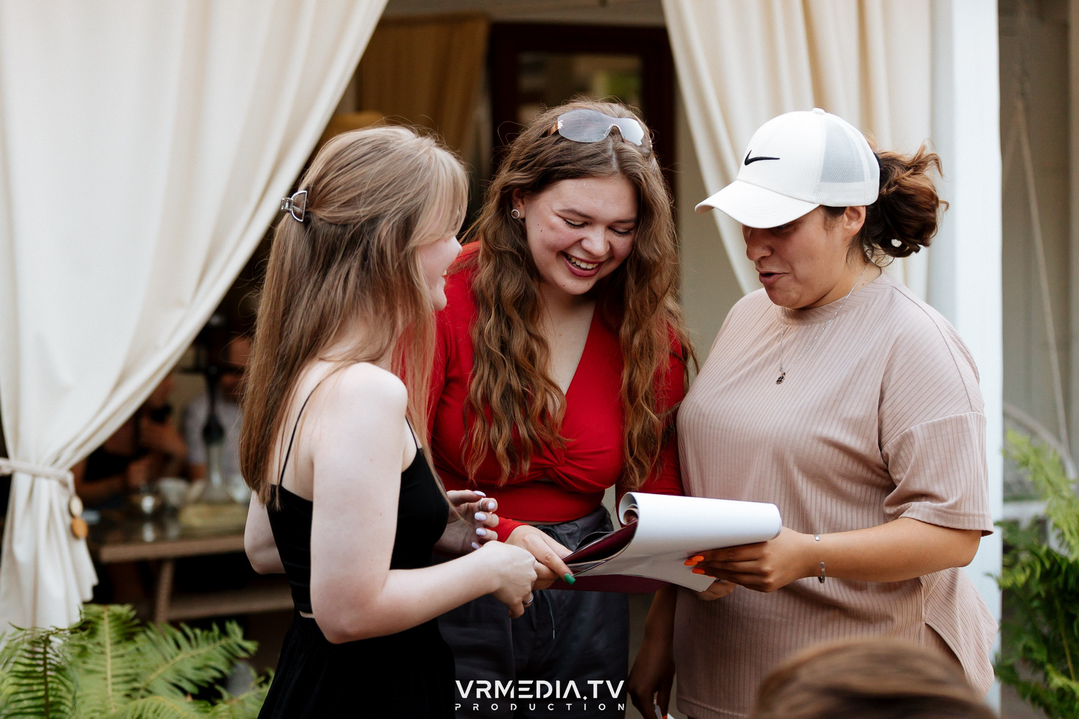 «Среда — маленькая пятница» в караоке-бар «OPERA»