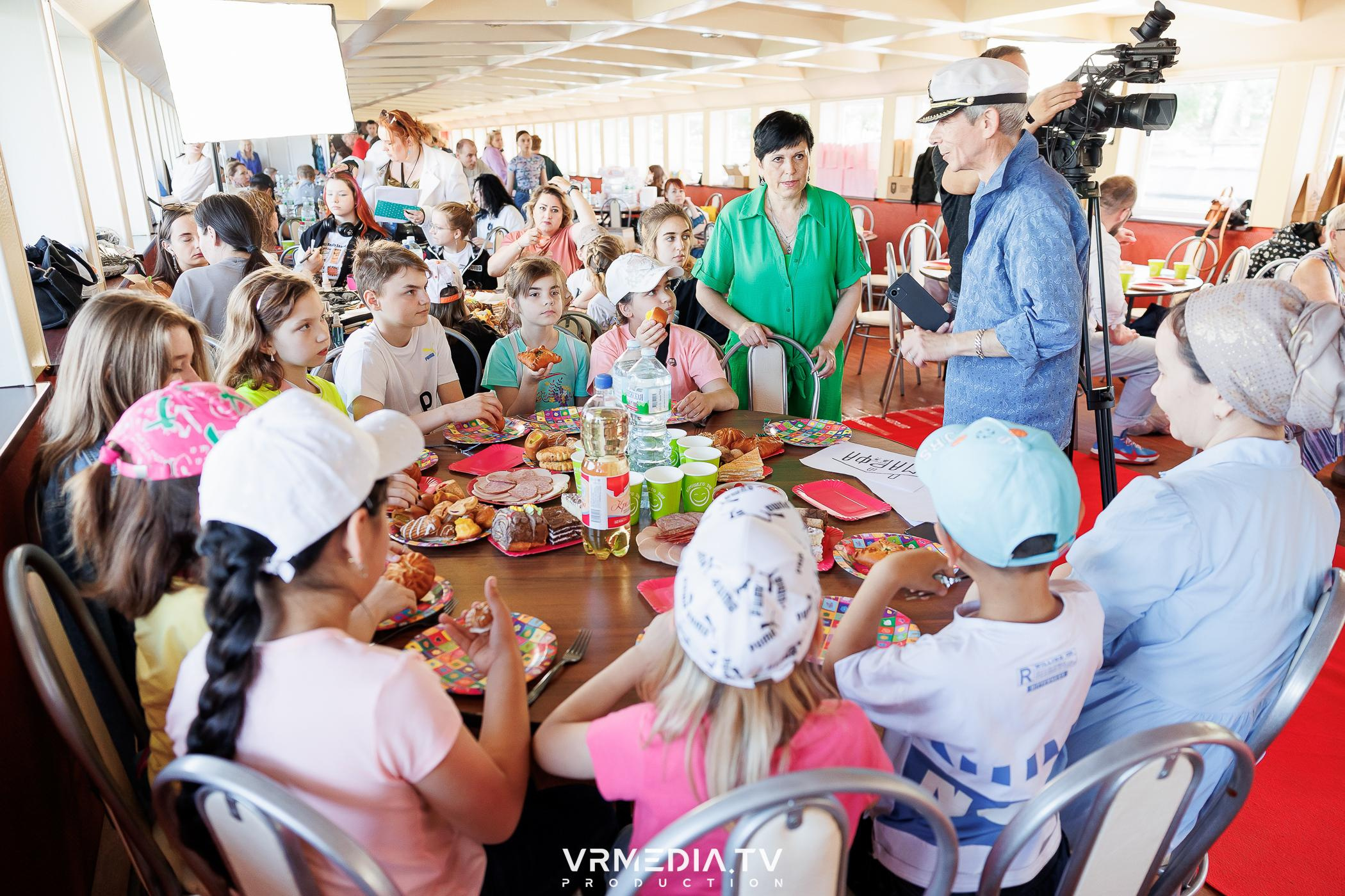 LEOMAR PRODUCTION: 8 БЛАГОТВОРИТЕЛЬНЫЙ КОНЦЕРТ «БАТЛ ГОЛОСОВ-ПЛЫВЕТ П