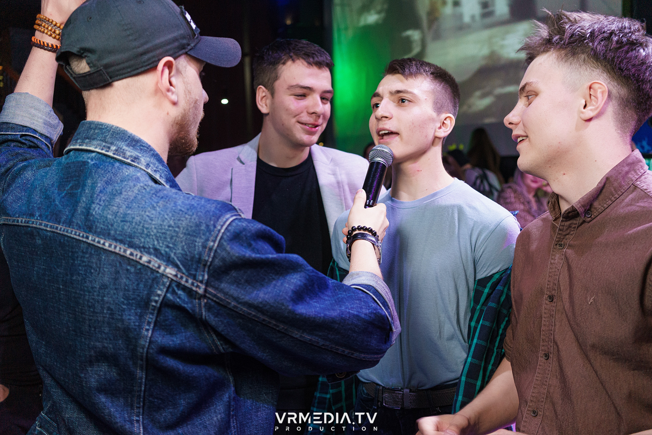 Выходные в баре «DOSKI»