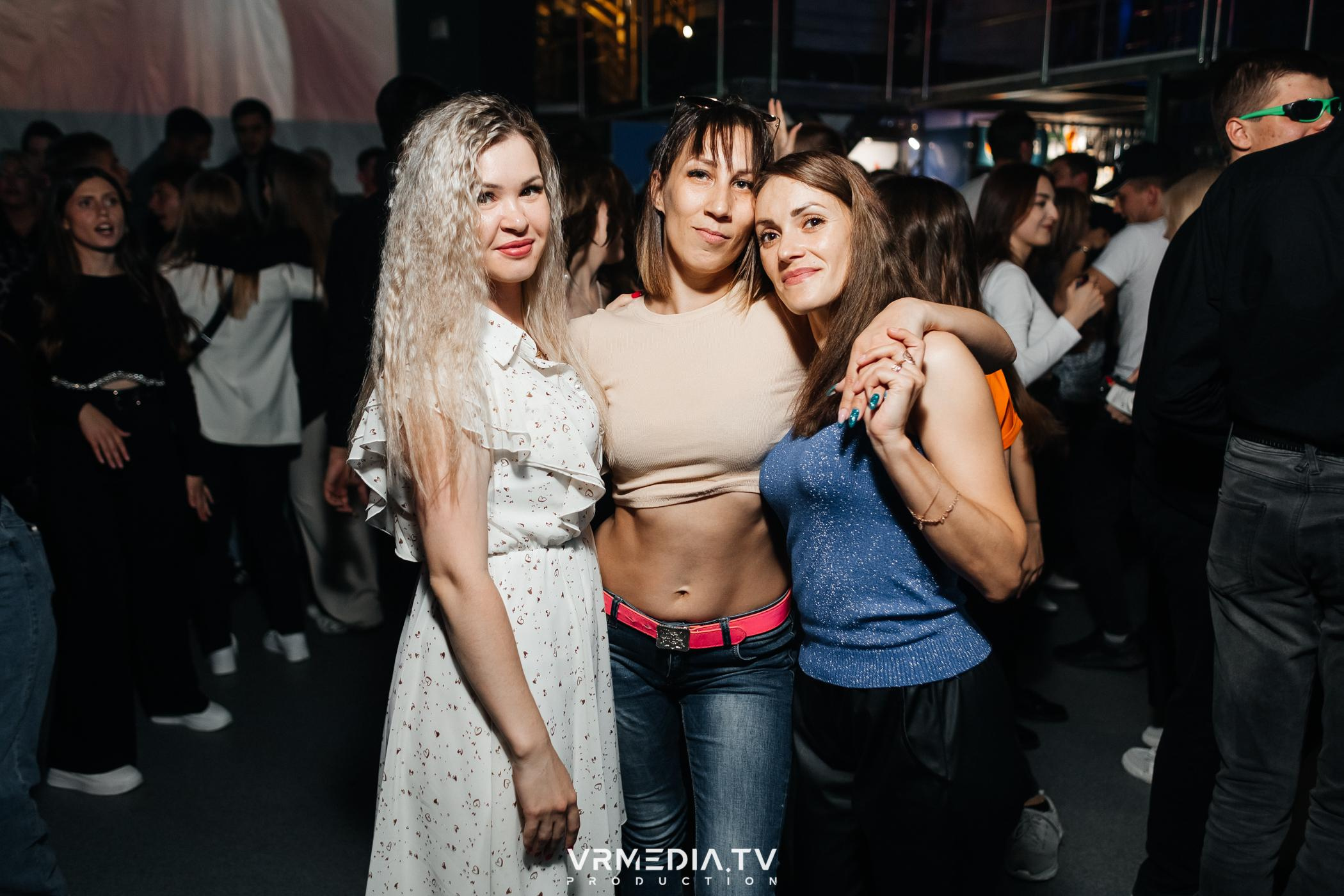 Выходные в баре «DOSKI»