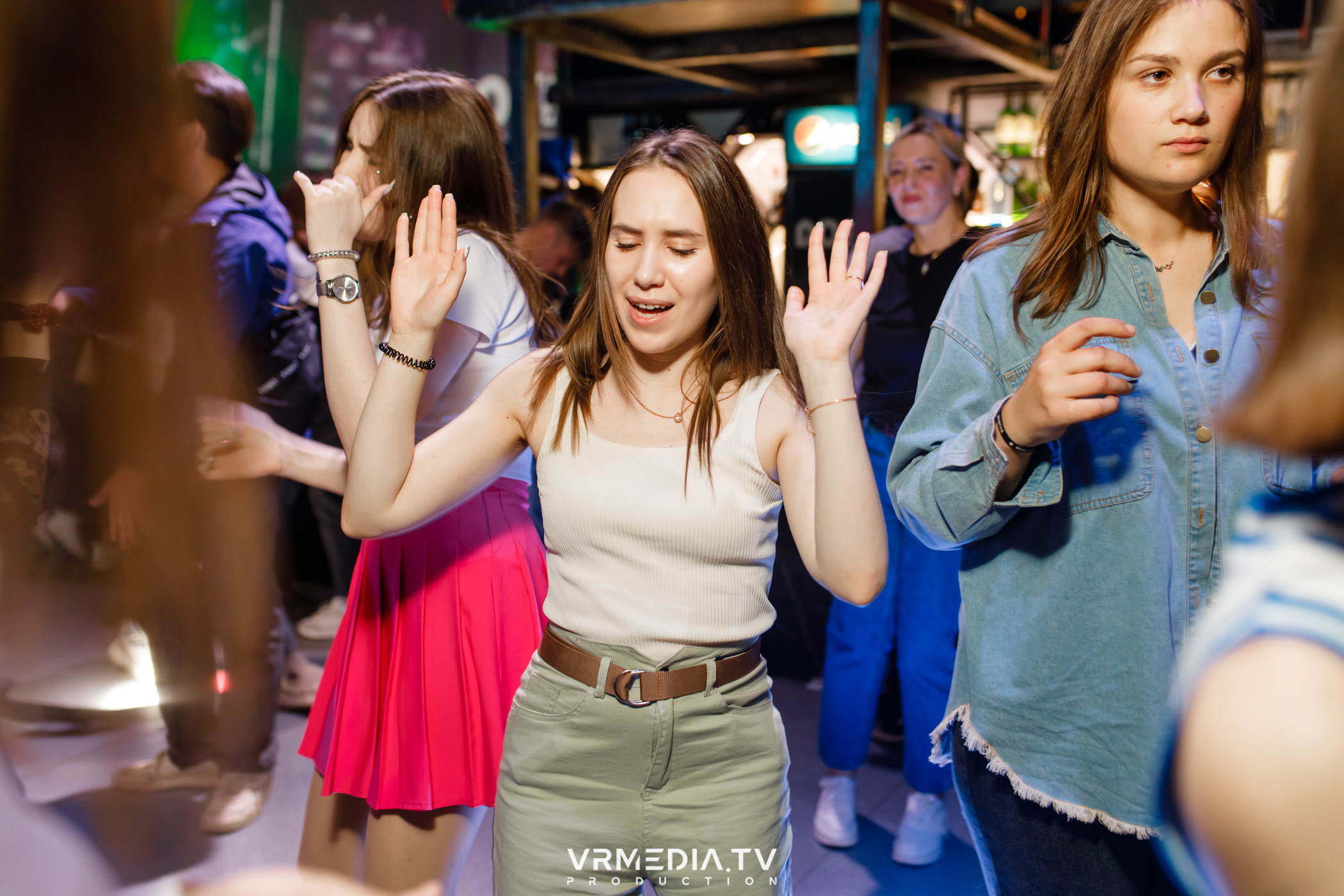 Выходные в баре «DOSKI»