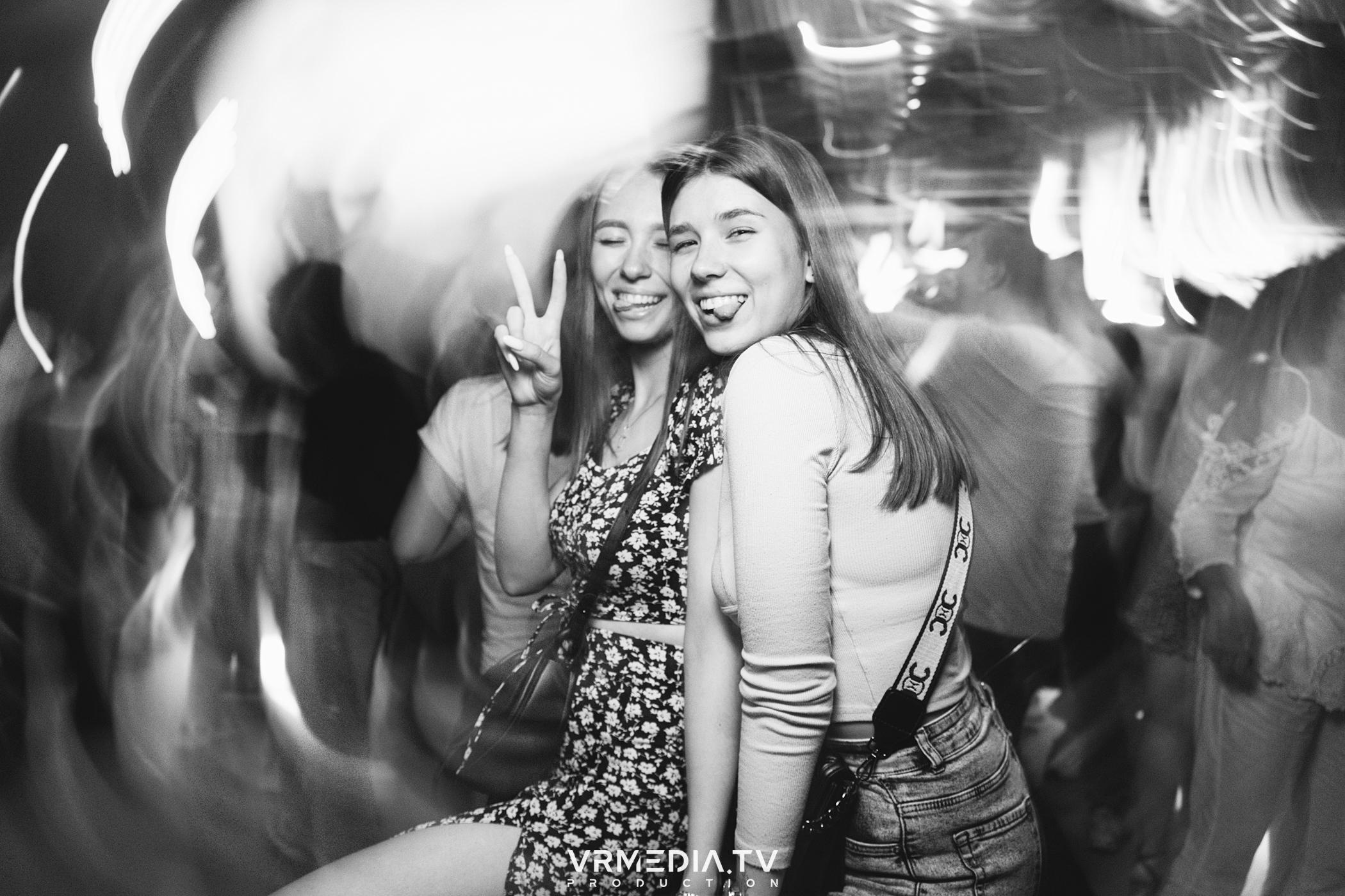 Выходные в баре «DOSKI»