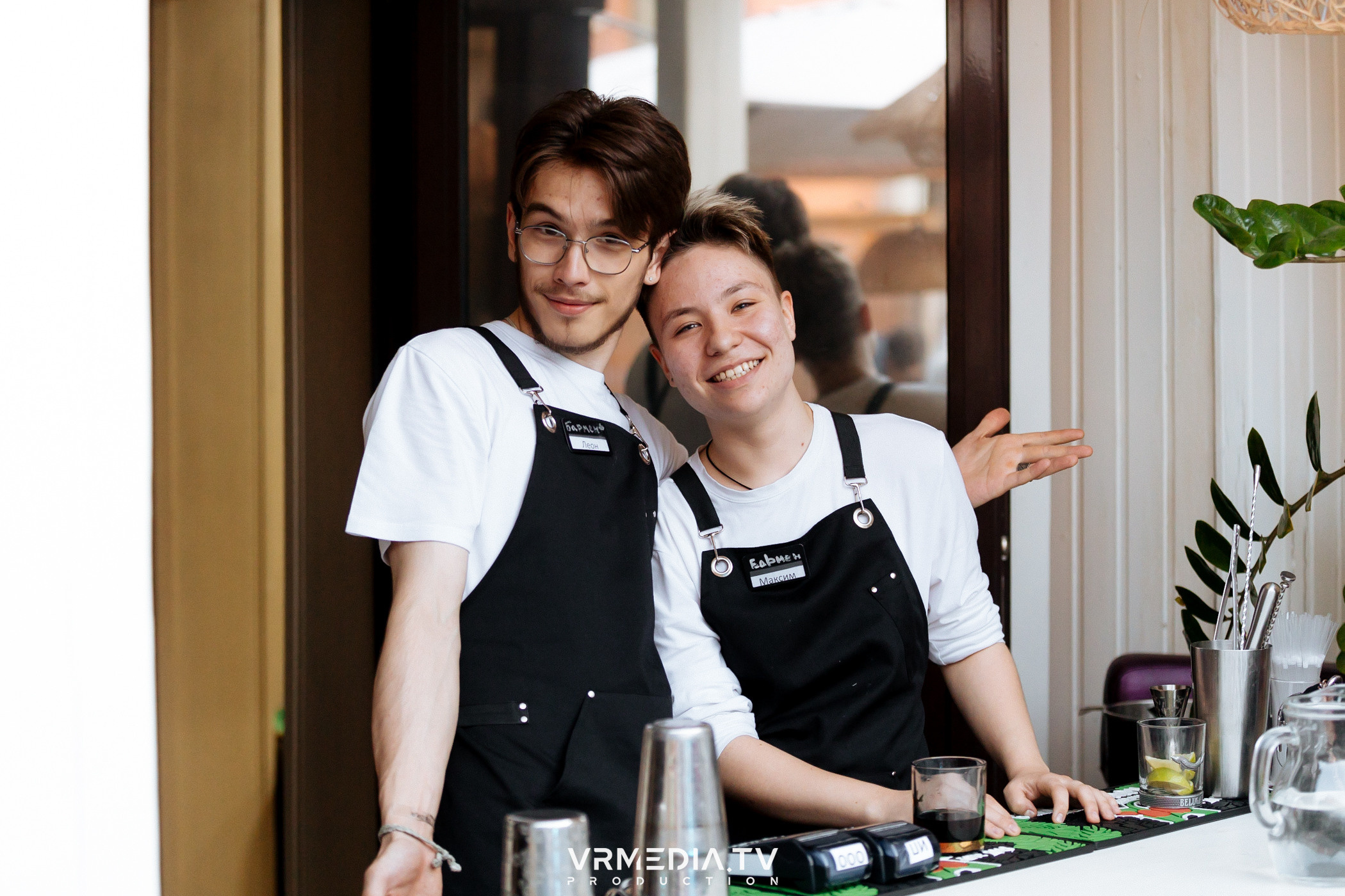 «Среда — маленькая пятница» в караоке-бар «OPERA»