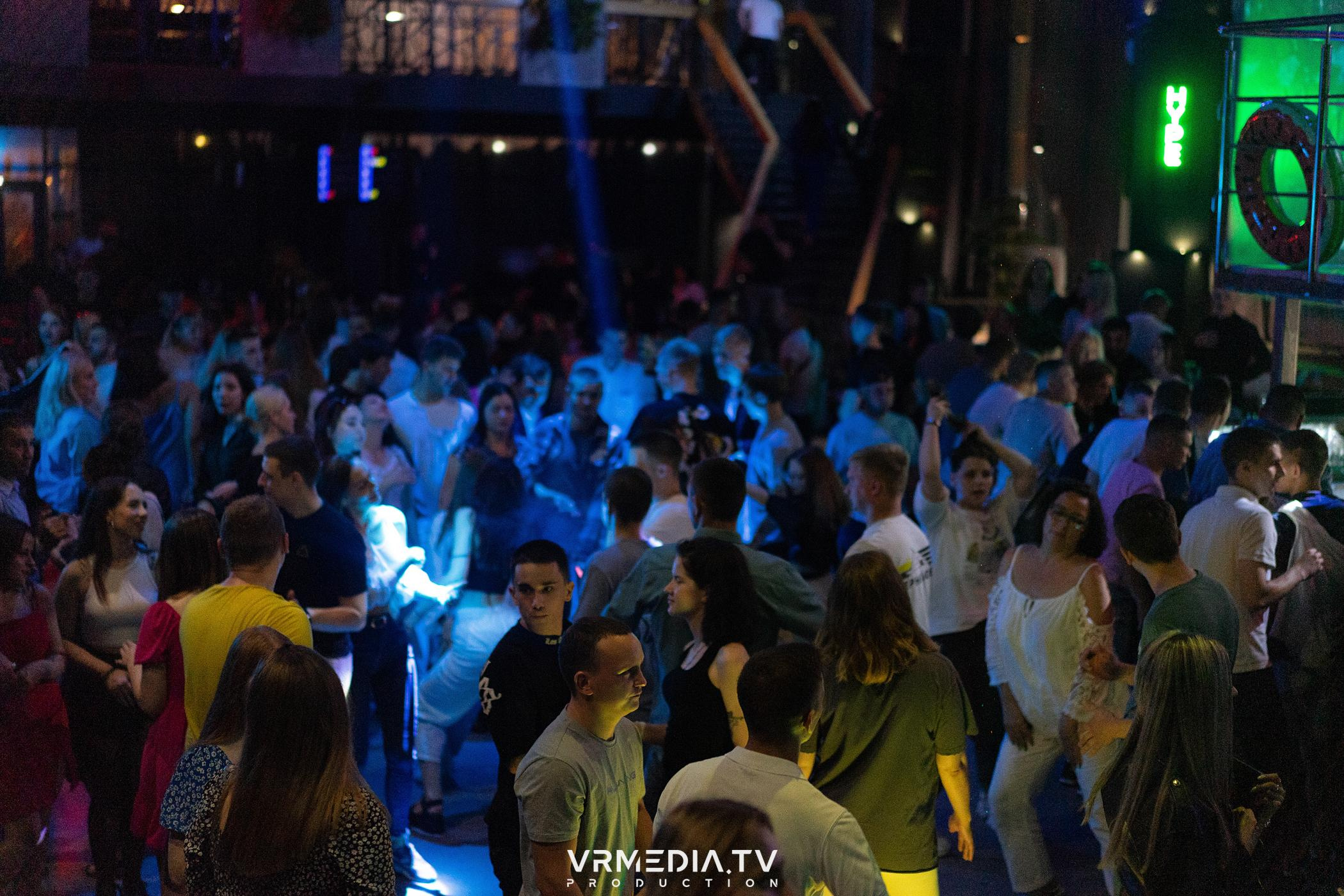 Выходные в баре «DOSKI»