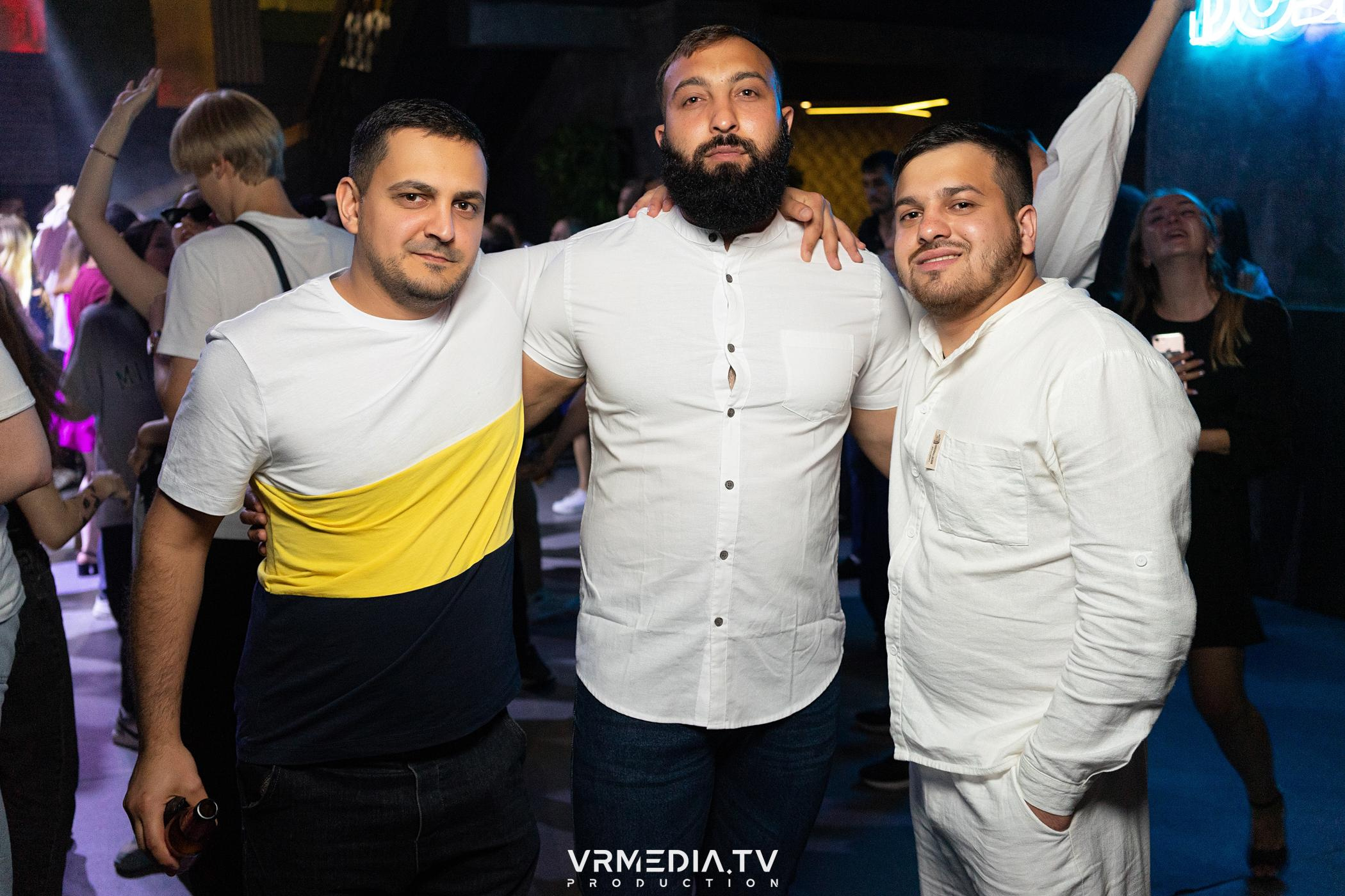 Выходные в баре «DOSKI»