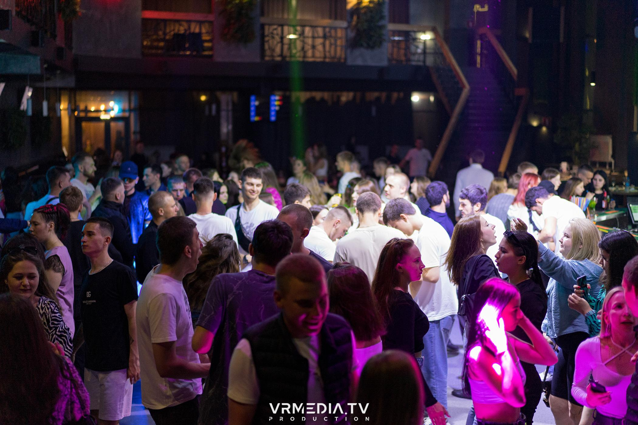 Выходные в баре «DOSKI»