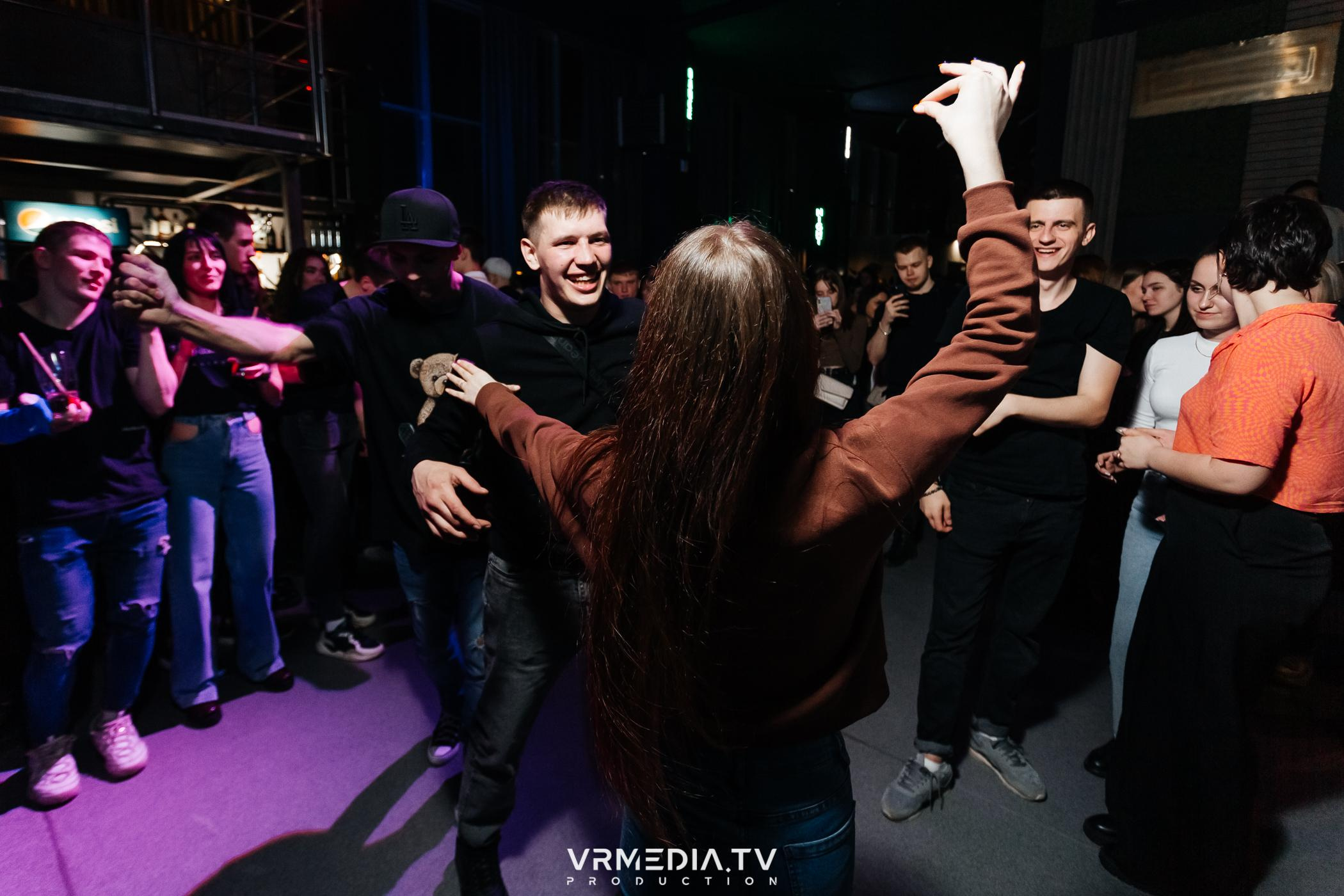 Выходные в баре «DOSKI»