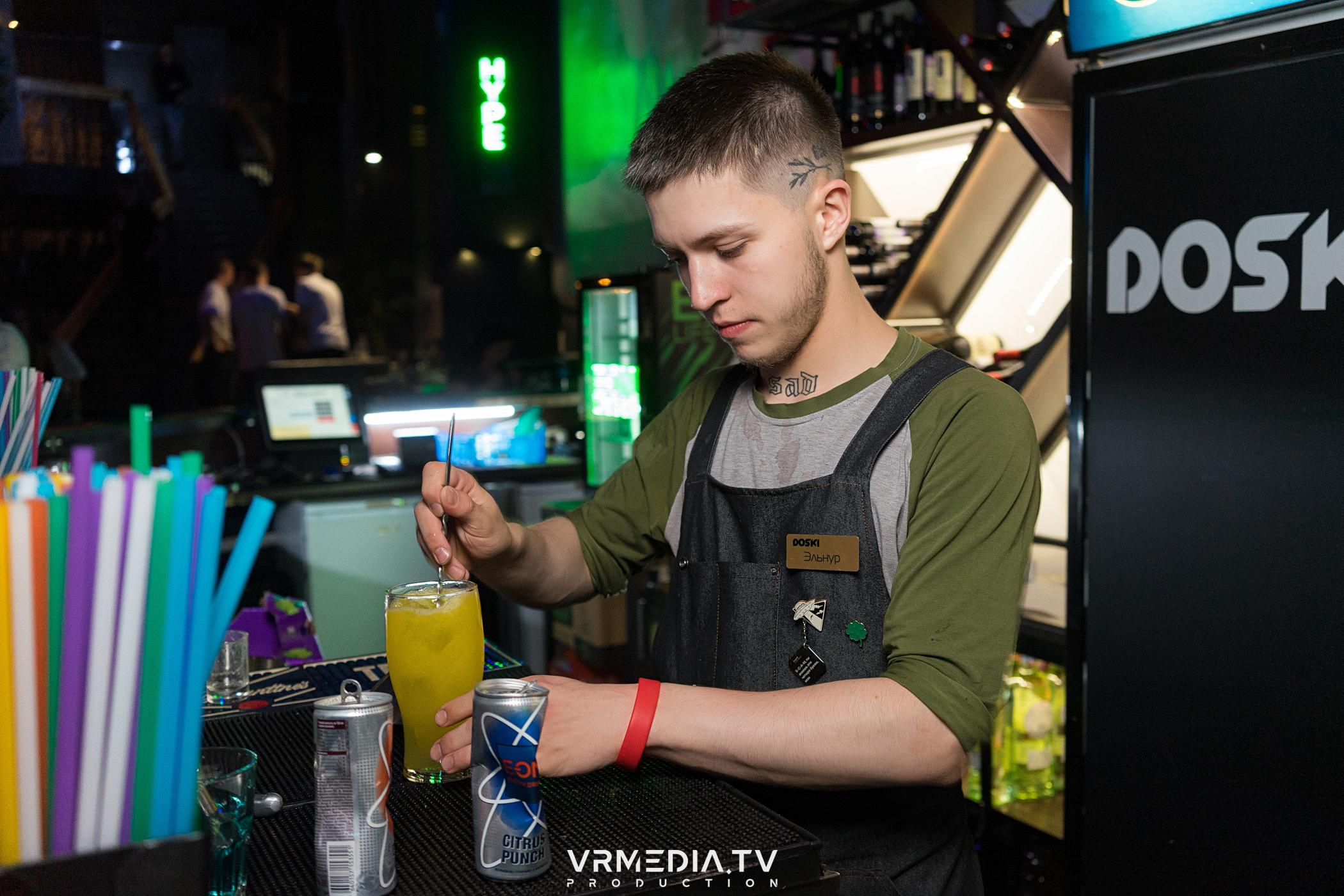 Выходные в баре «DOSKI»