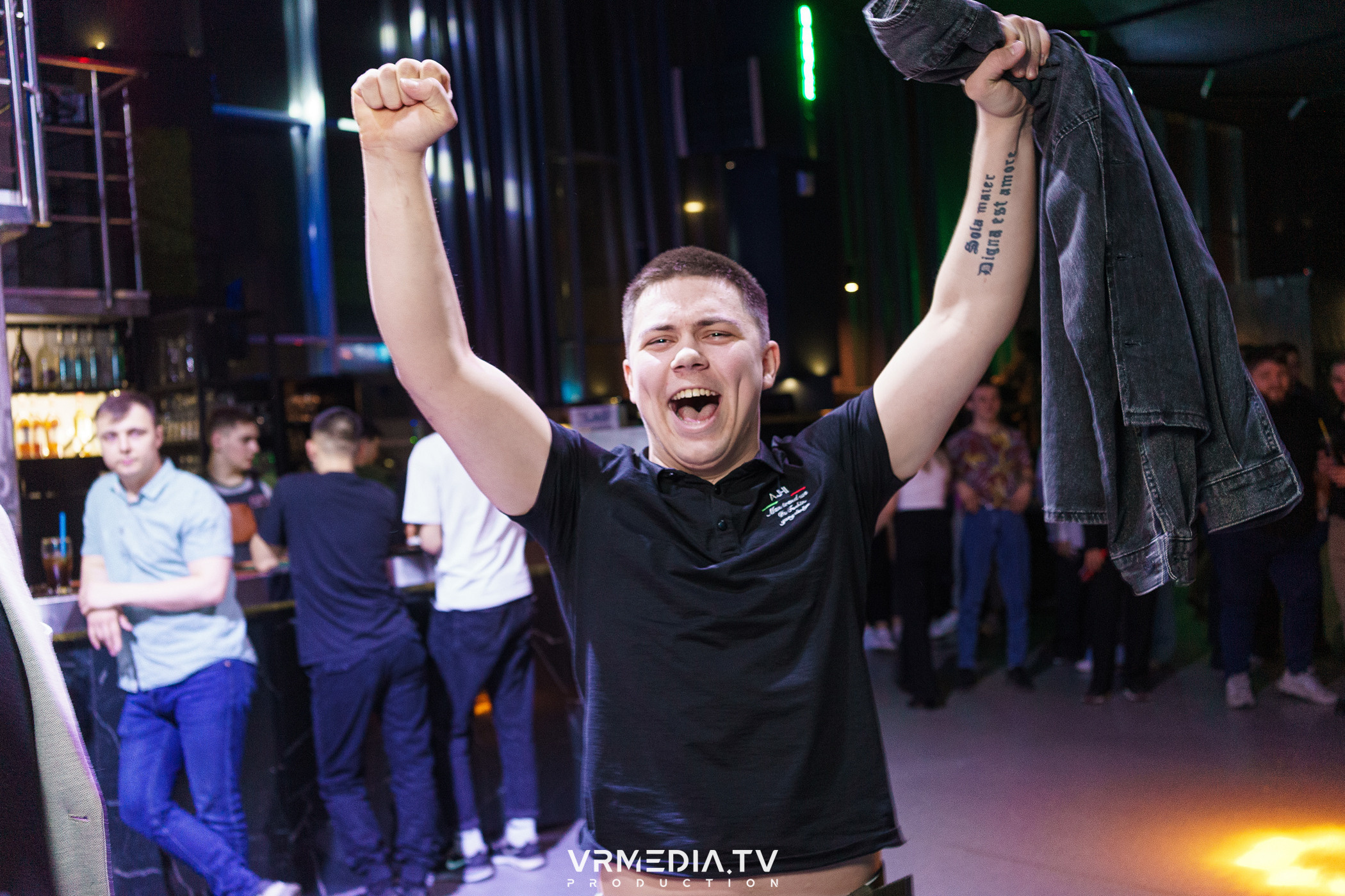 Выходные в баре «DOSKI»