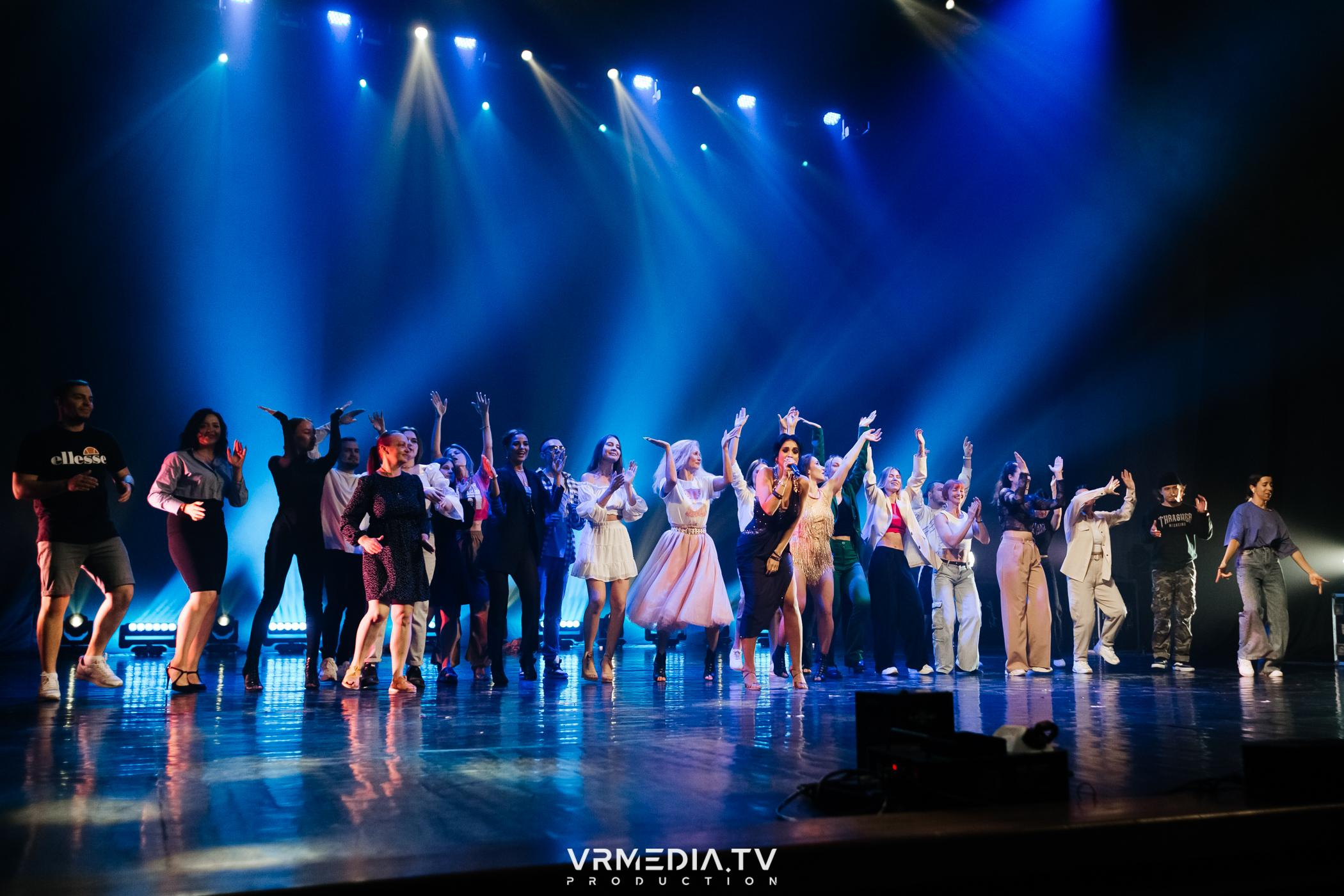 Пока все в доме