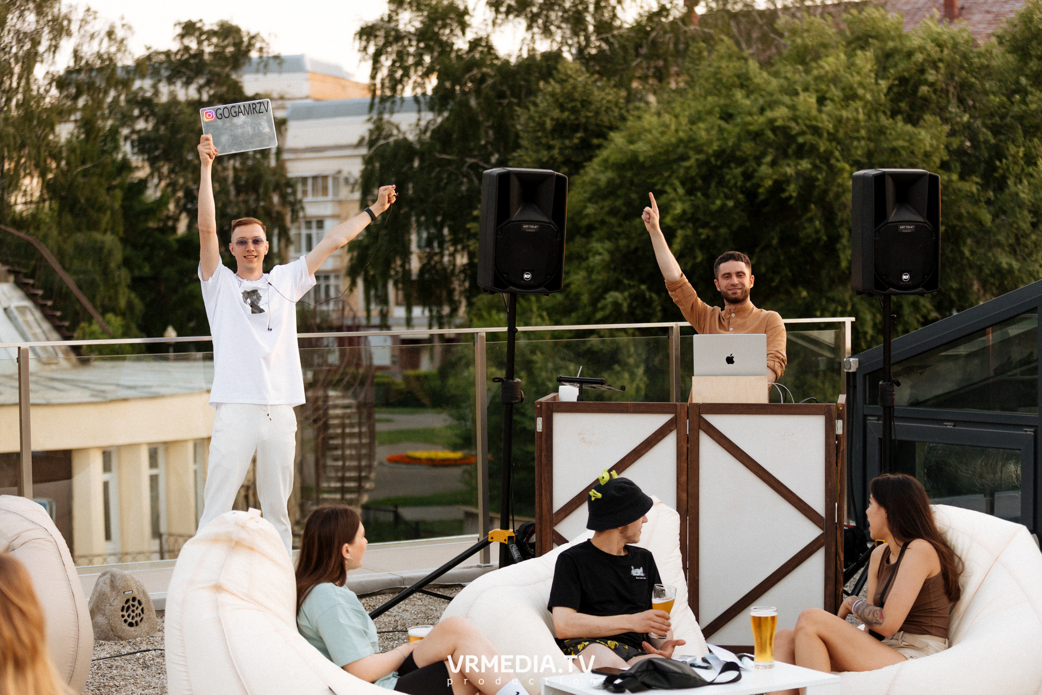 «Среда — маленькая пятница» в Magic Coffee