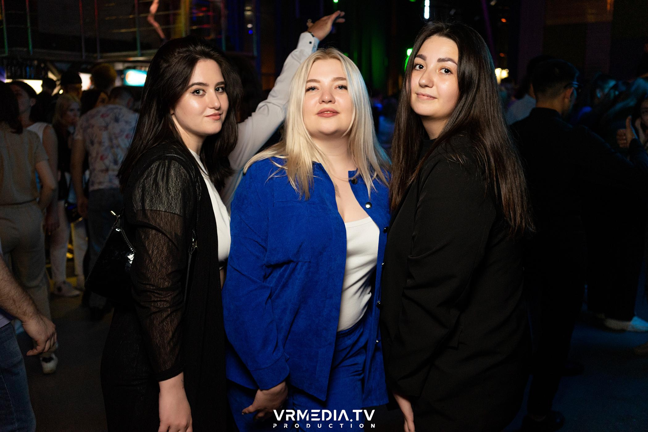 Выходные в баре «DOSKI»