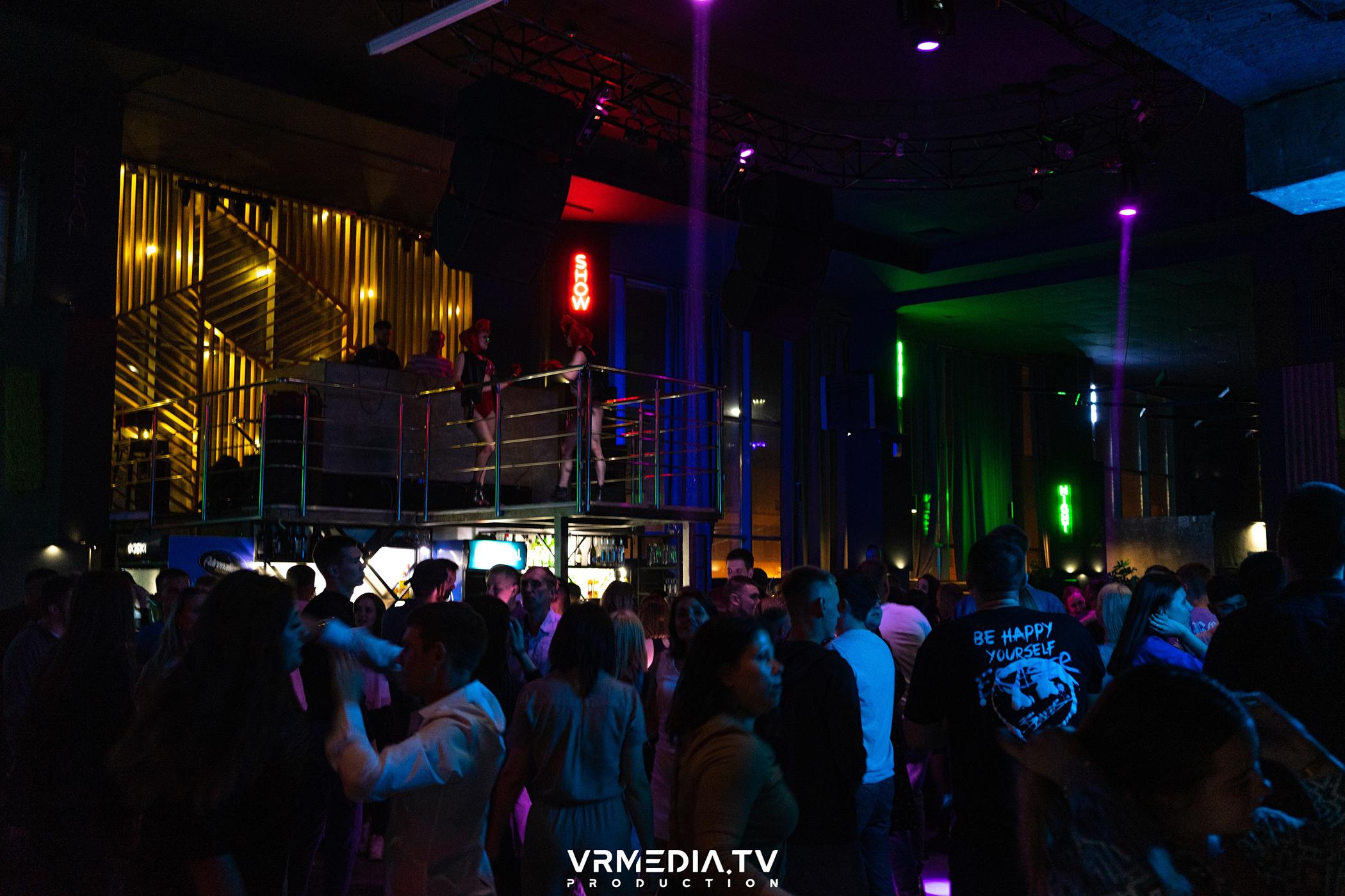 Выходные в баре «DOSKI»